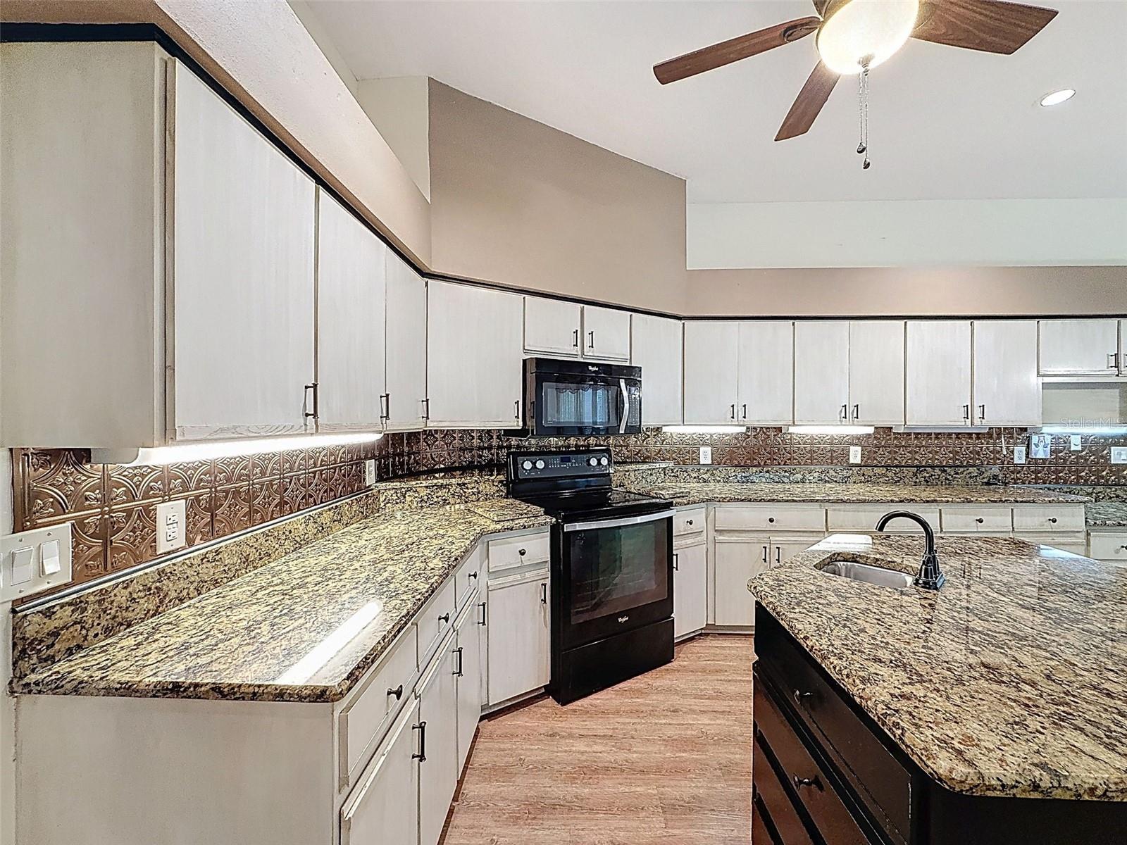 Image 11 of 83 For 19295 90th Lane Road