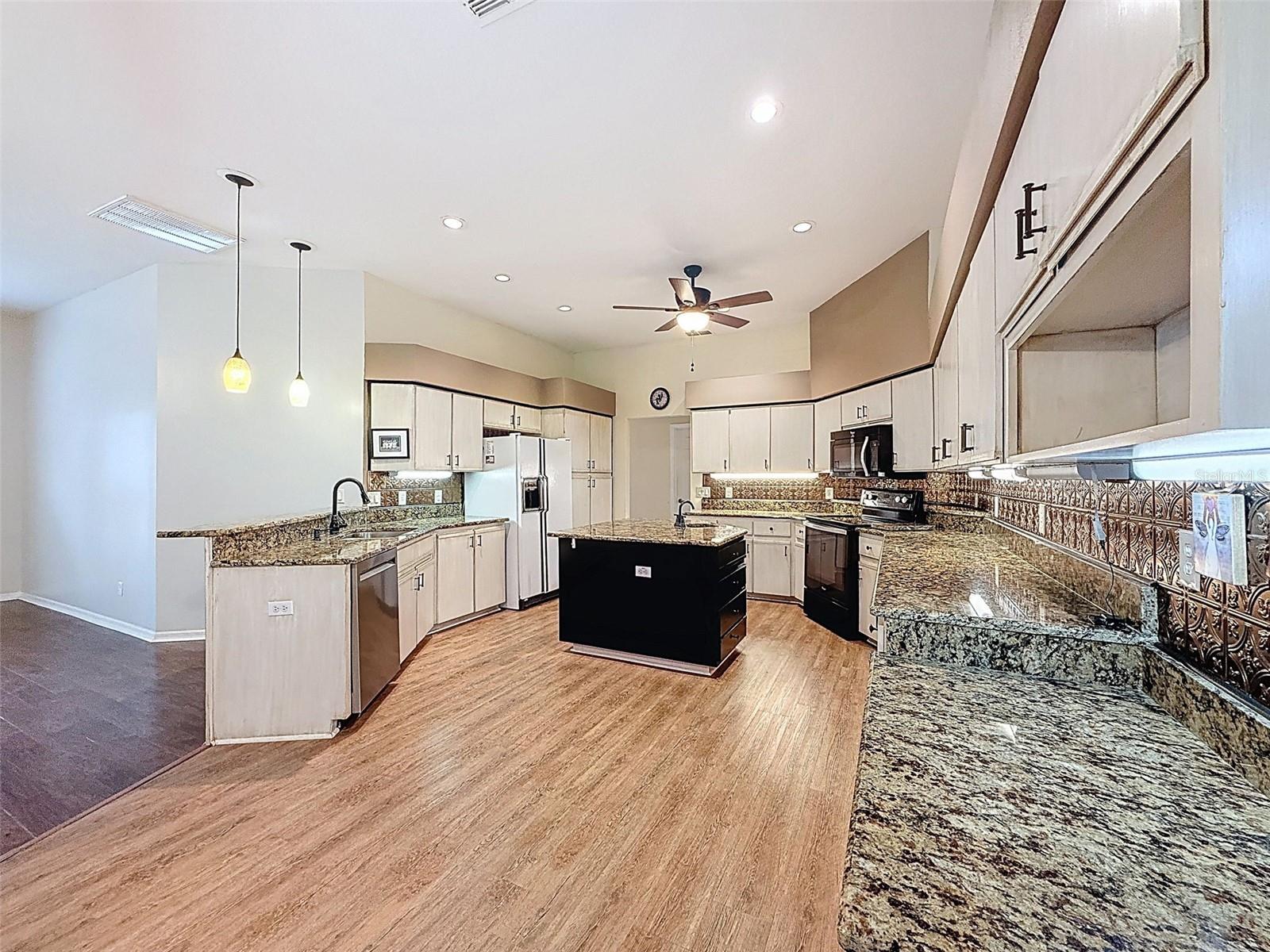 Image 17 of 83 For 19295 90th Lane Road