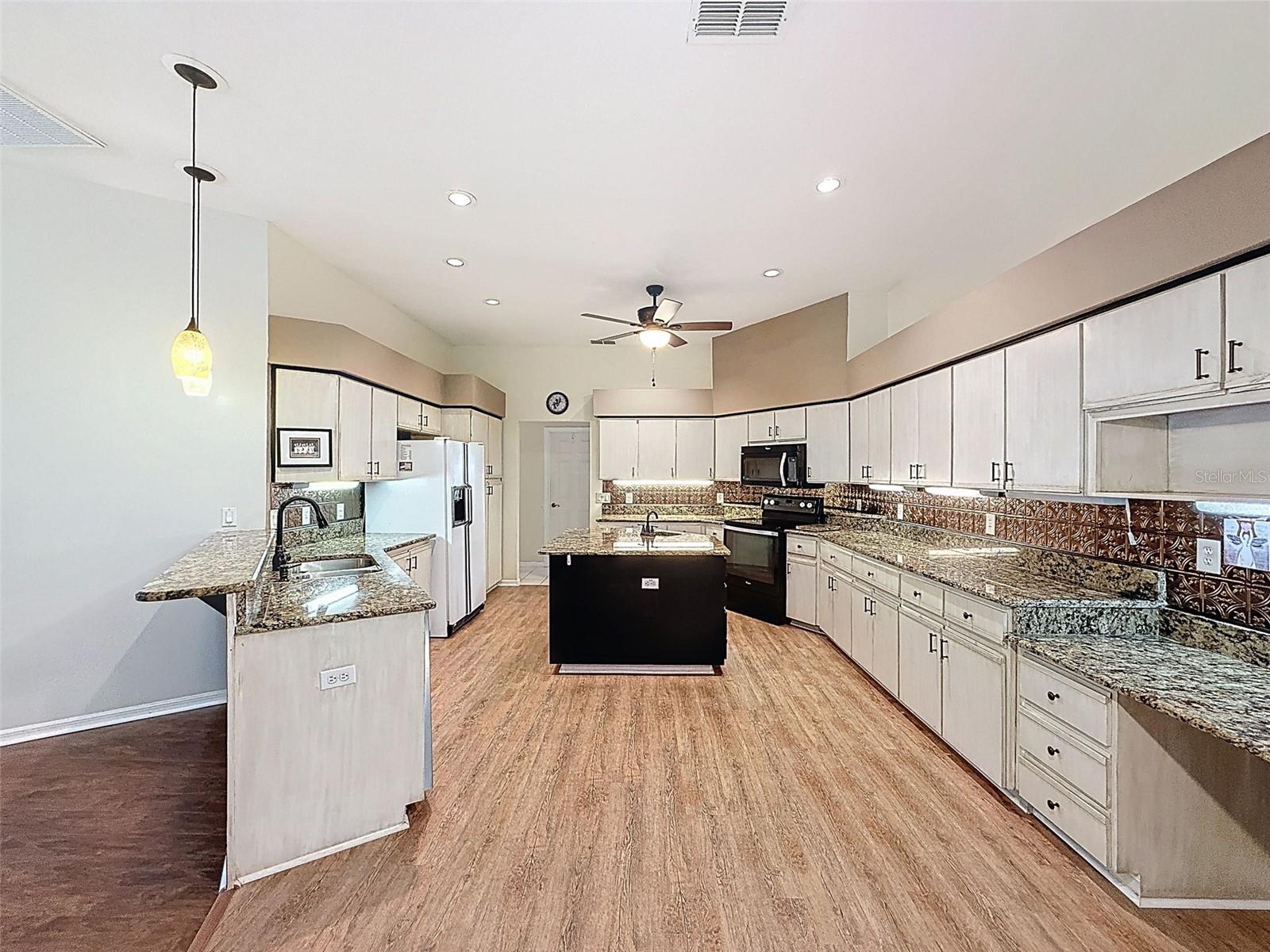 Image 18 of 83 For 19295 90th Lane Road