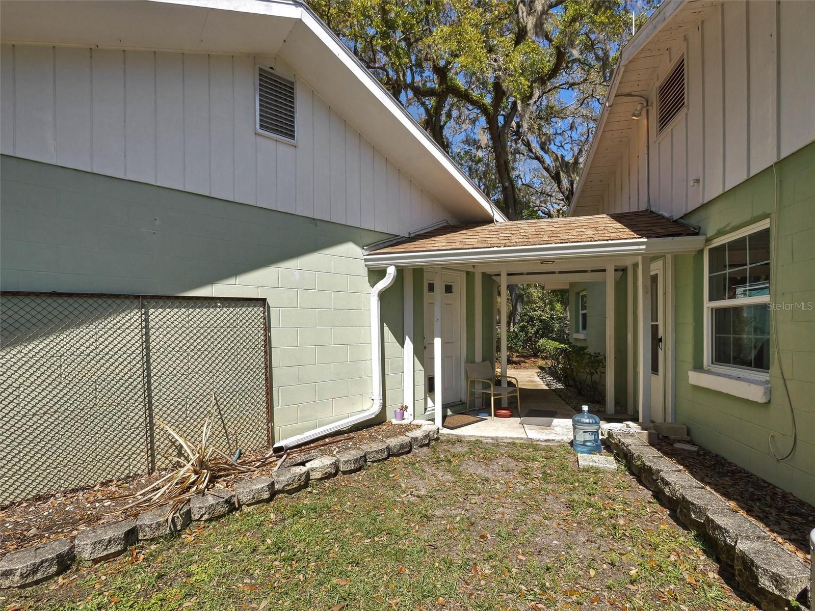 Image 3 of 47 For 9714 110th St Rd