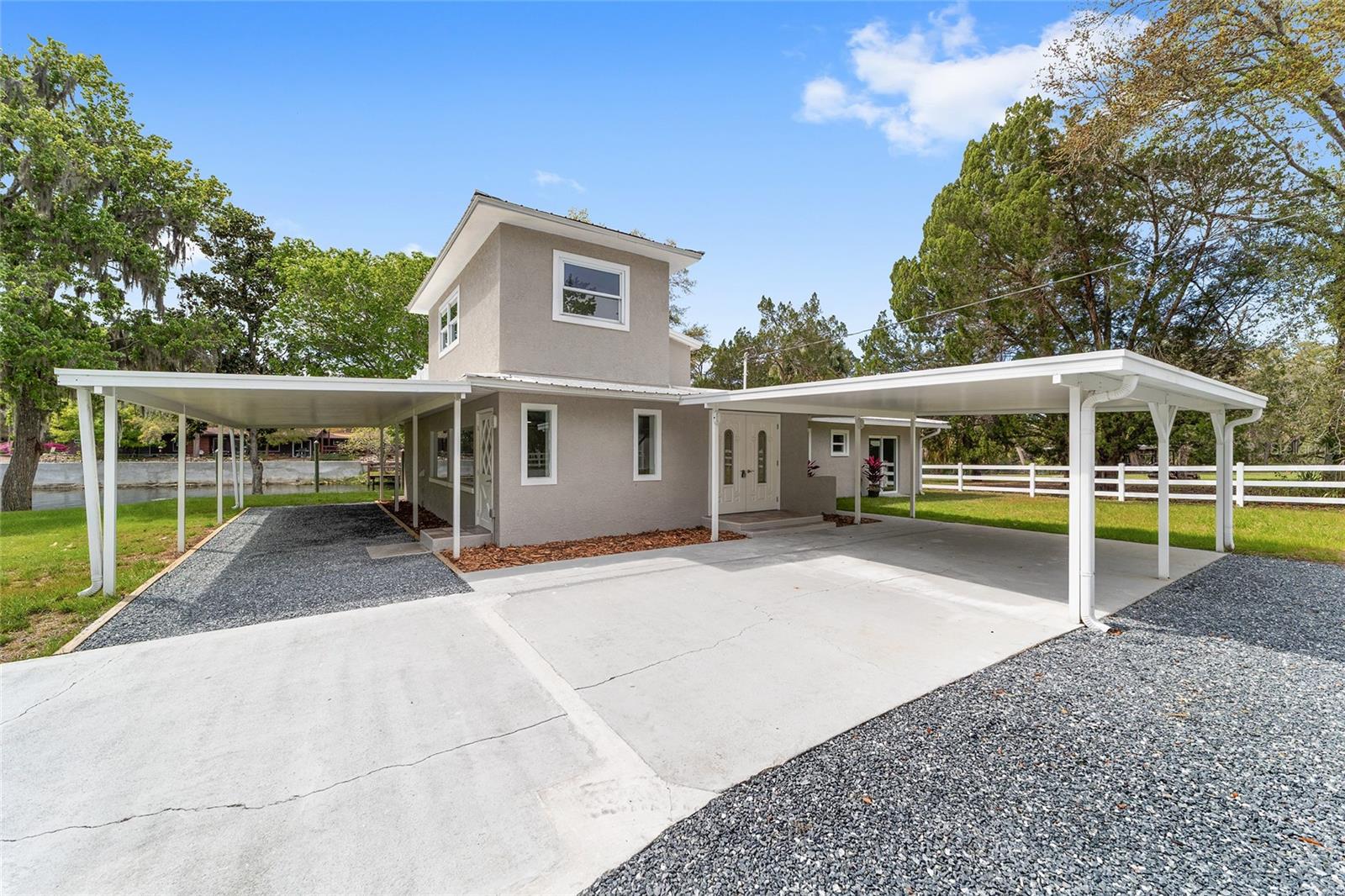 Image 12 of 87 For 34 Garden Mall Court