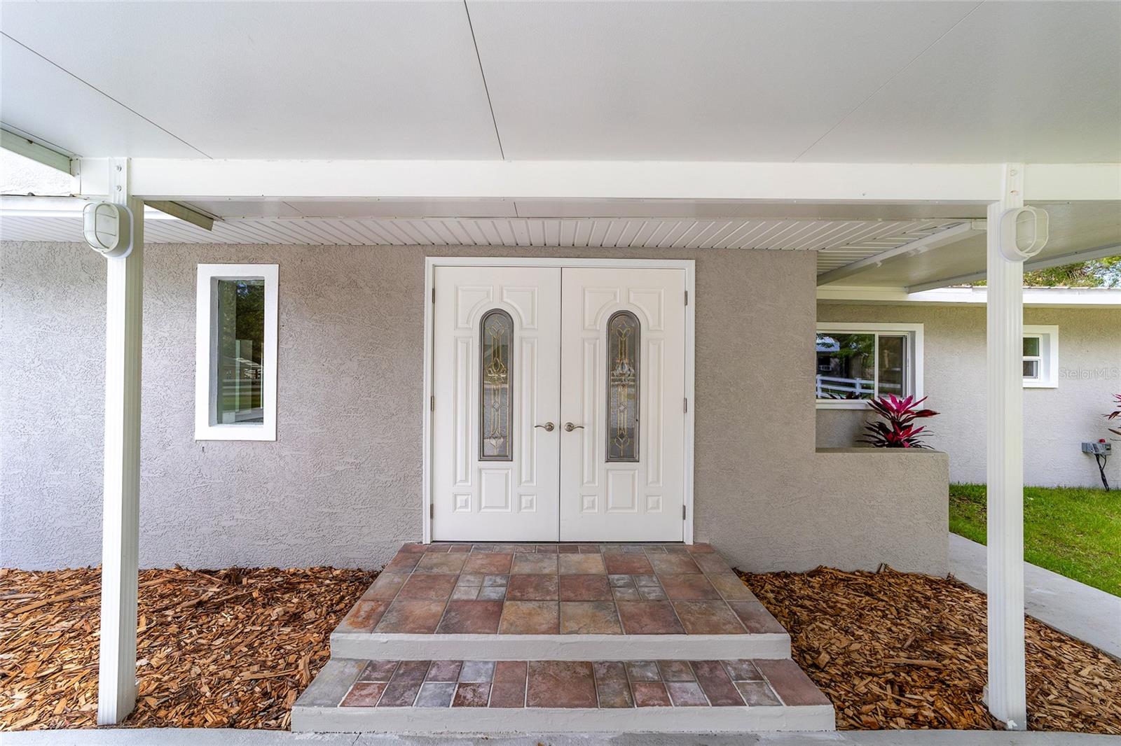 Image 17 of 87 For 34 Garden Mall Court