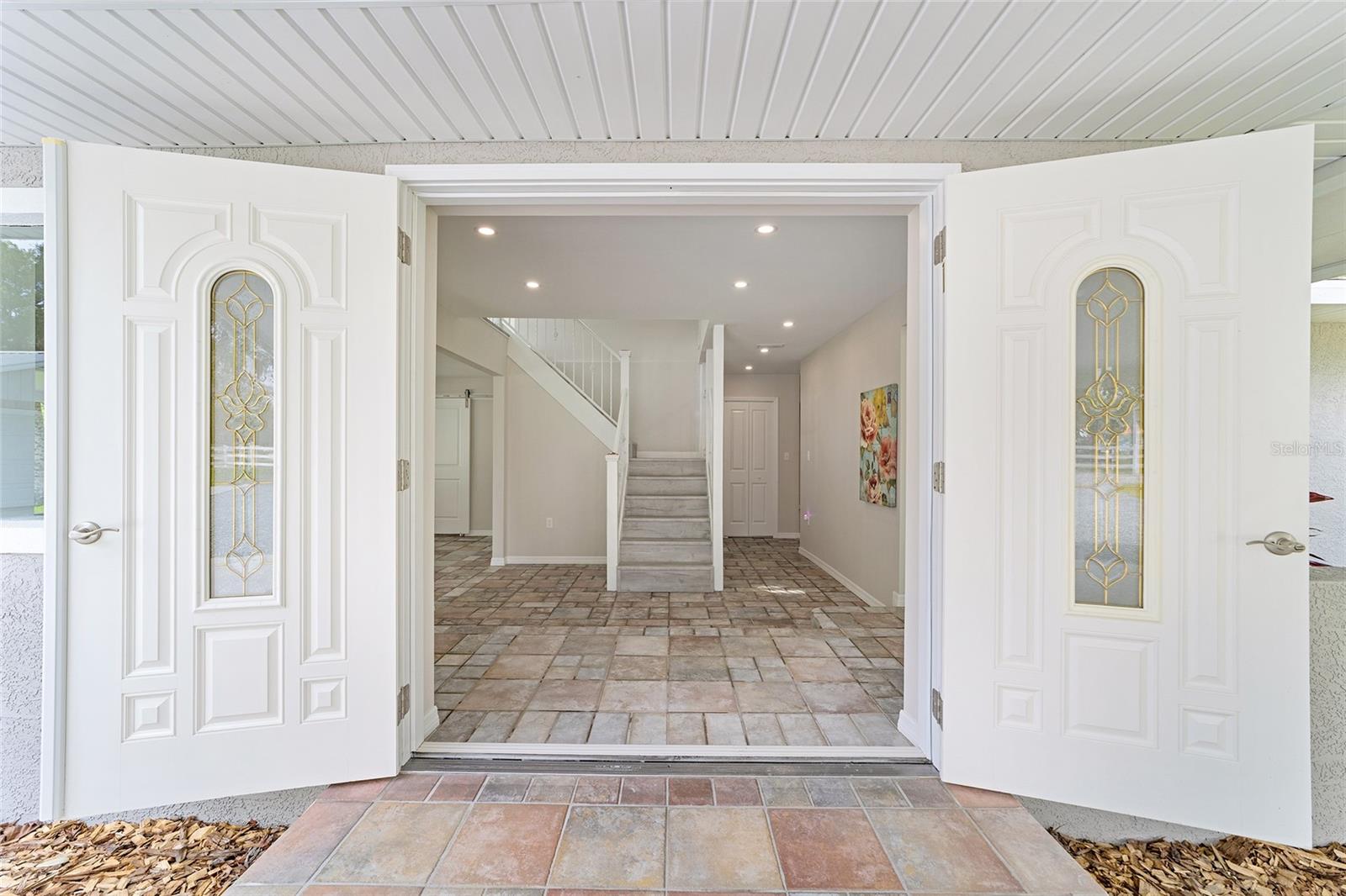 Image 18 of 87 For 34 Garden Mall Court