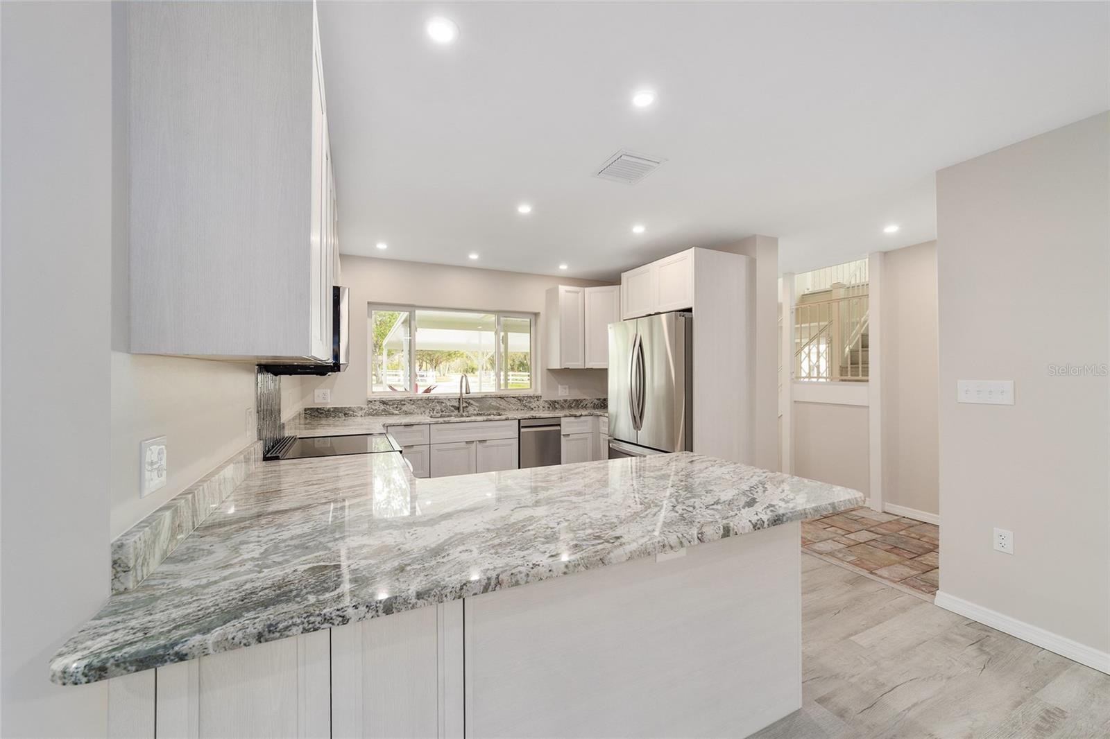 Image 34 of 87 For 34 Garden Mall Court