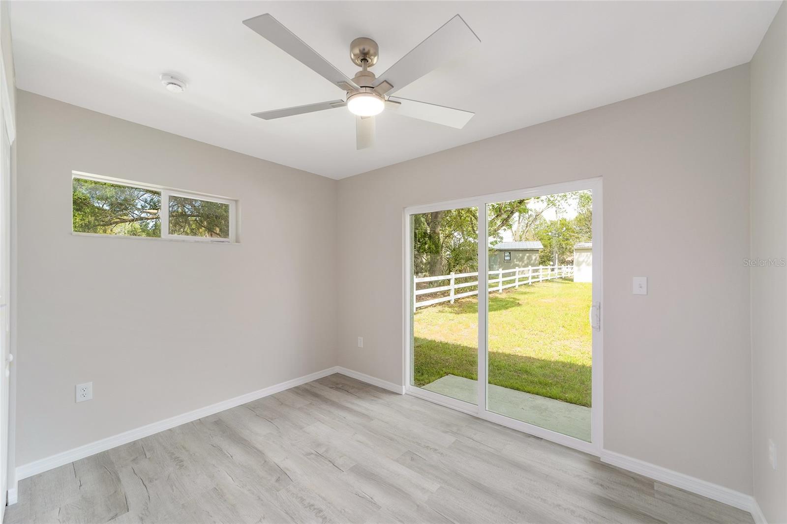 Image 45 of 87 For 34 Garden Mall Court