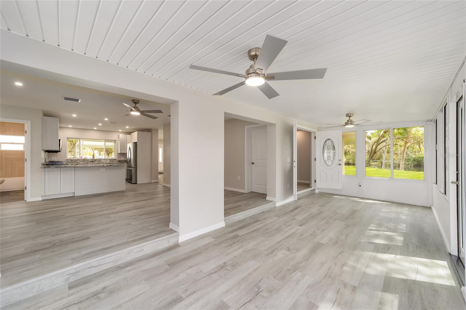 Image 49 of 87 For 34 Garden Mall Court