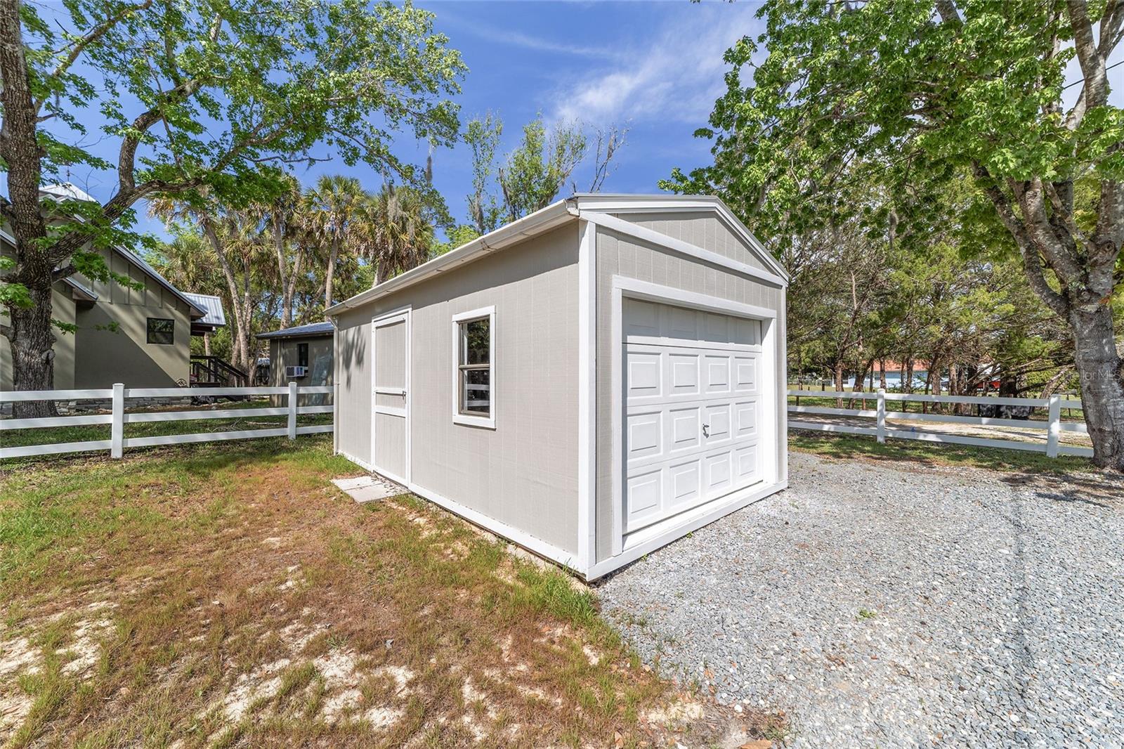 Image 65 of 87 For 34 Garden Mall Court