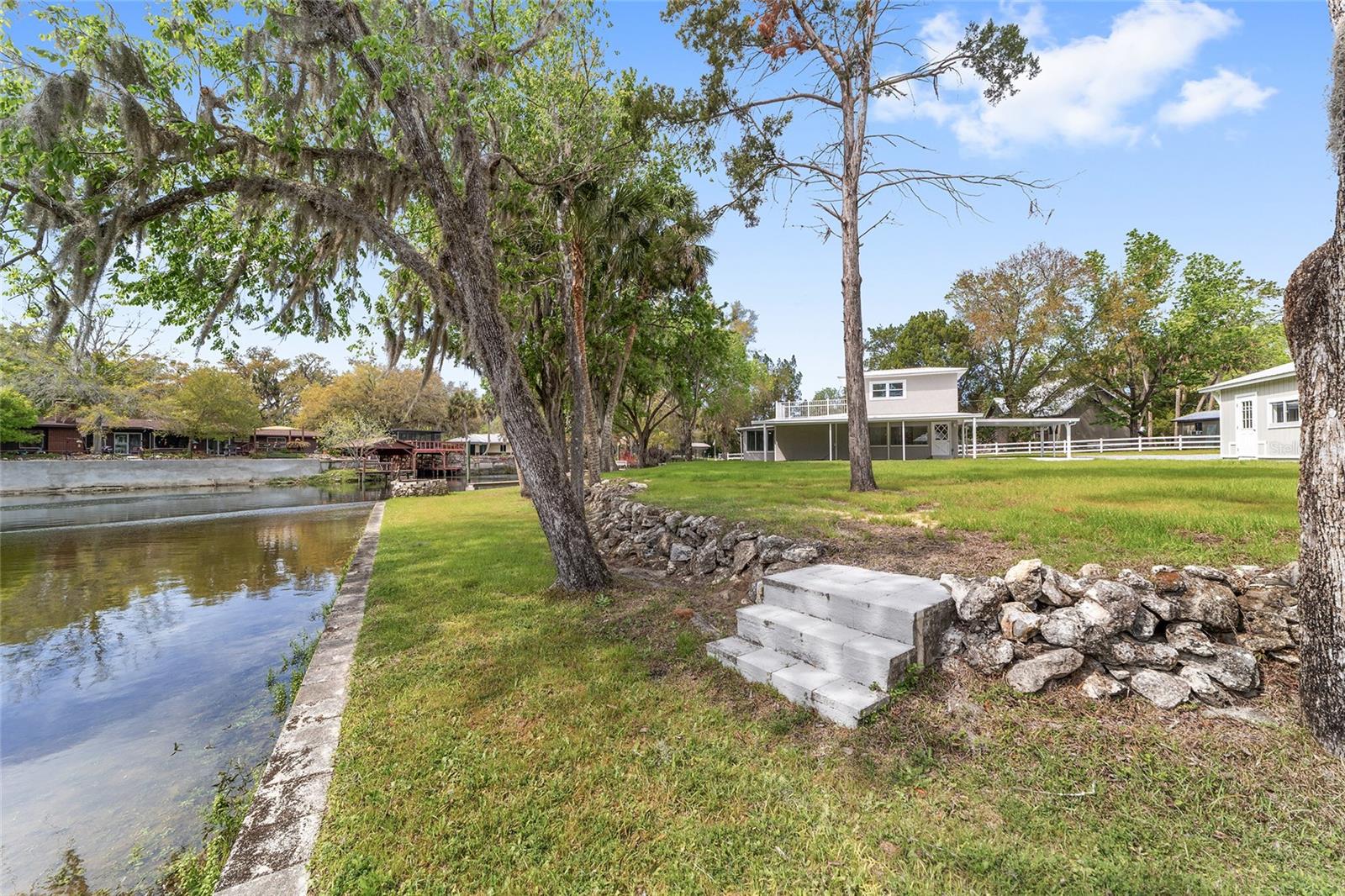 Image 70 of 87 For 34 Garden Mall Court