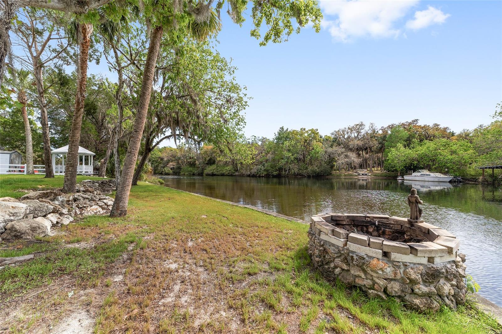 Image 73 of 87 For 34 Garden Mall Court