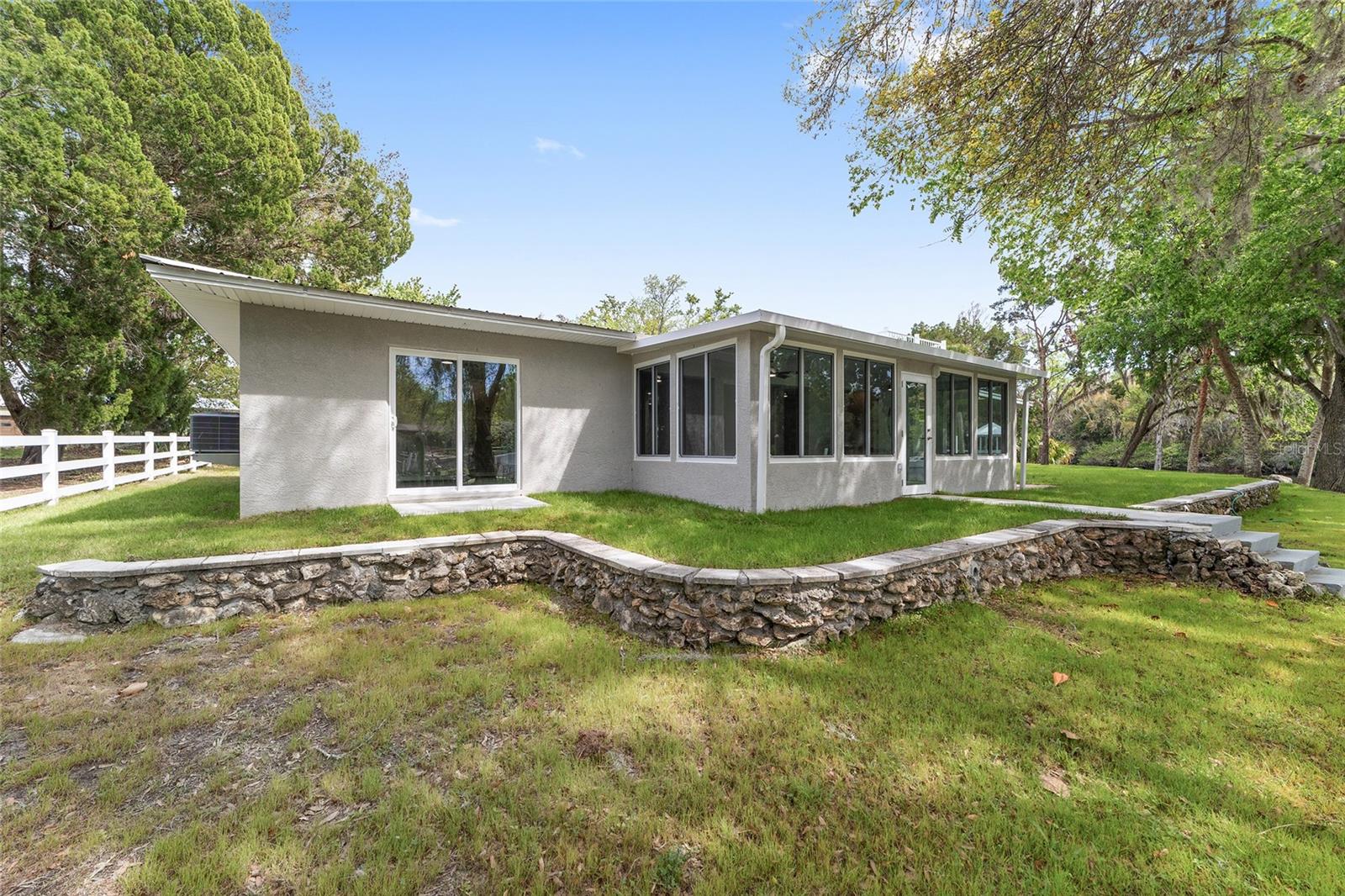 Image 83 of 87 For 34 Garden Mall Court