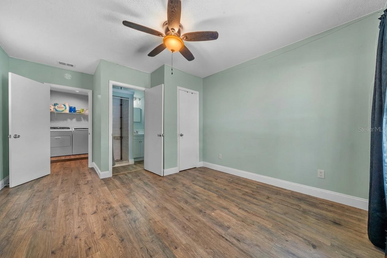 Image 14 of 19 For 9318 Spring Terrace