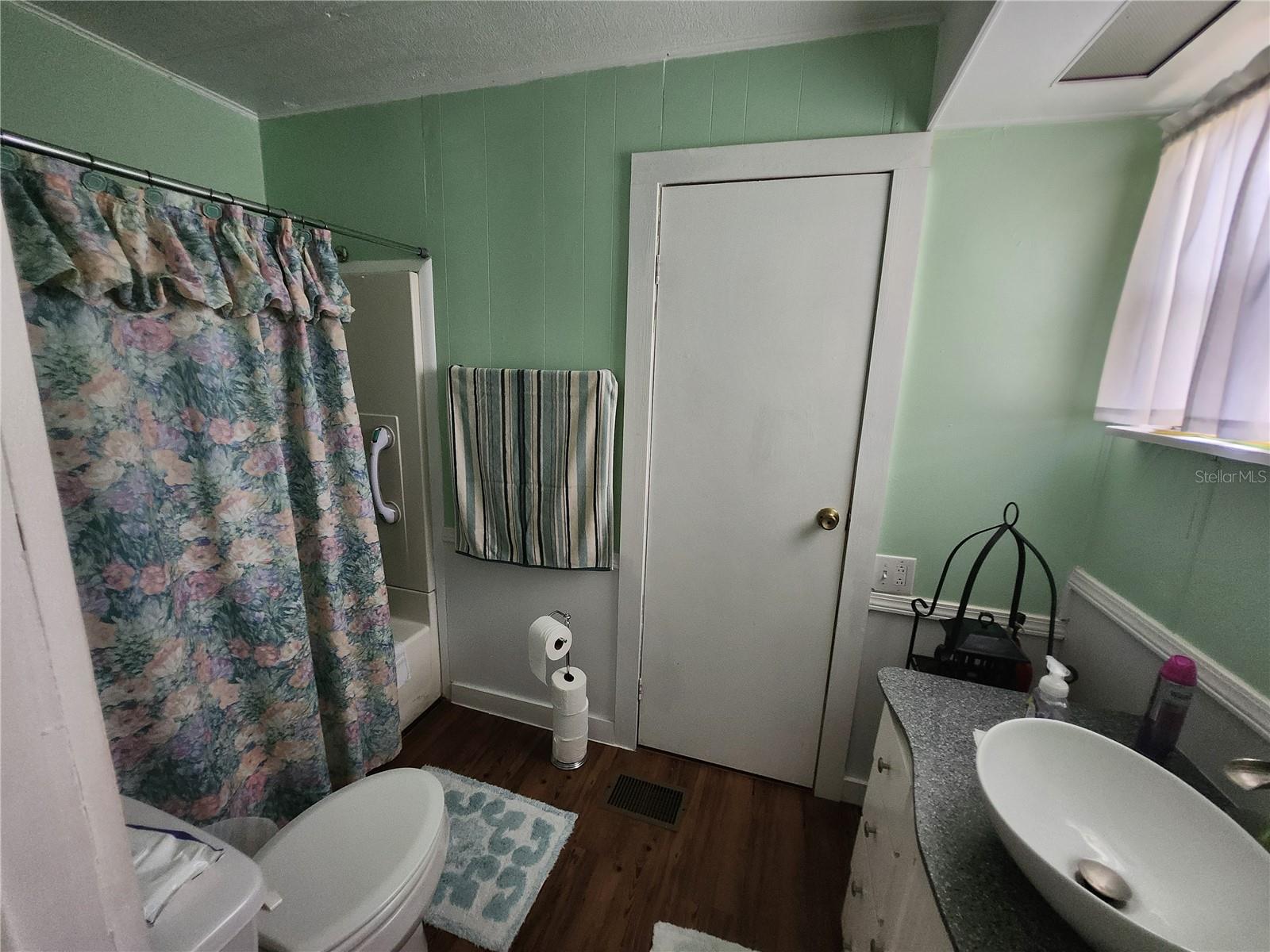 Image 25 of 48 For 6091 114th Street Road