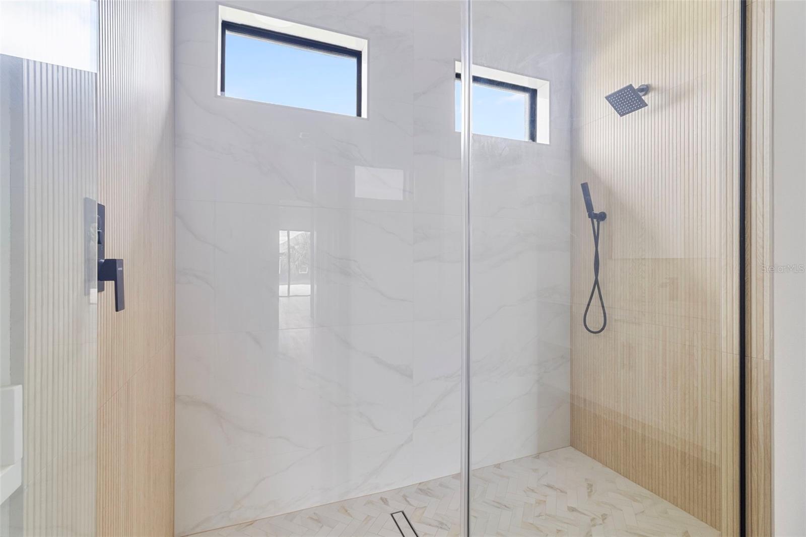 Image 3 of 6 For 15029 Alsask Circle