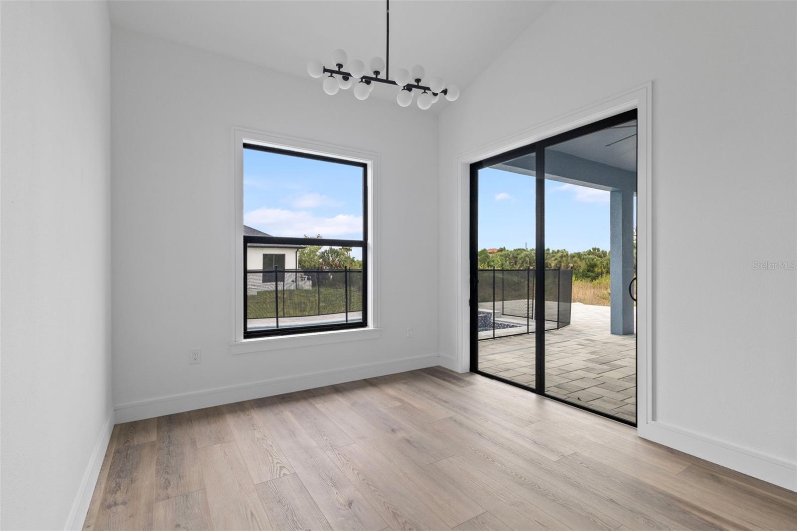 Image 4 of 6 For 15029 Alsask Circle