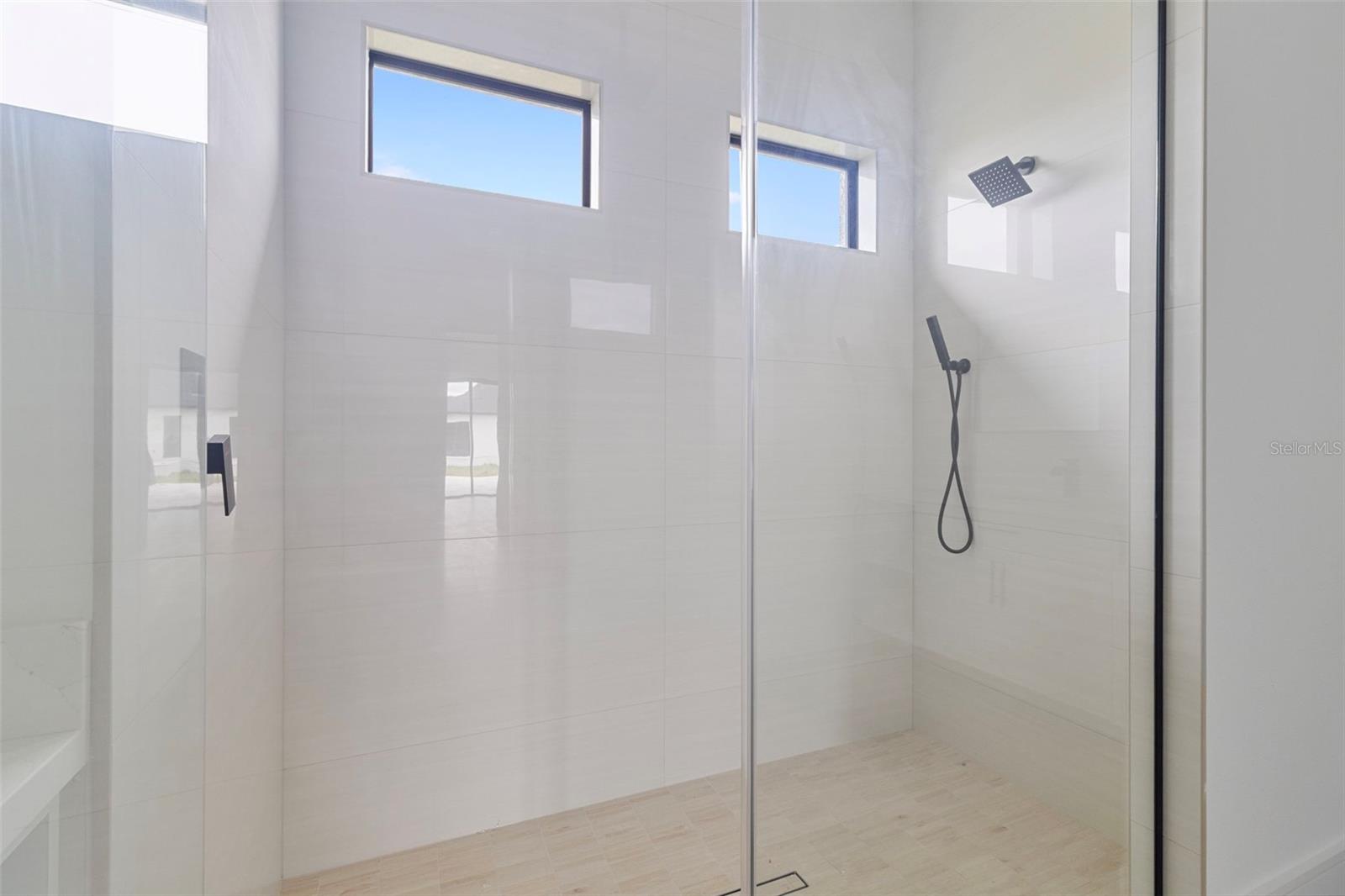 Image 3 of 4 For 15037 Alsask Circle