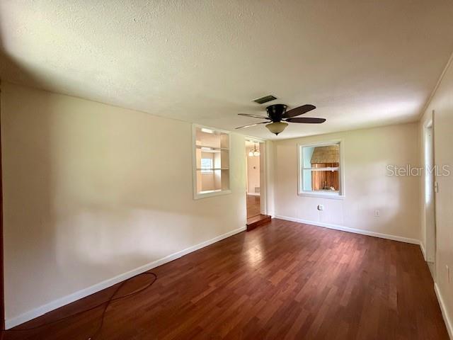 Image 28 of 54 For 215 8th Street