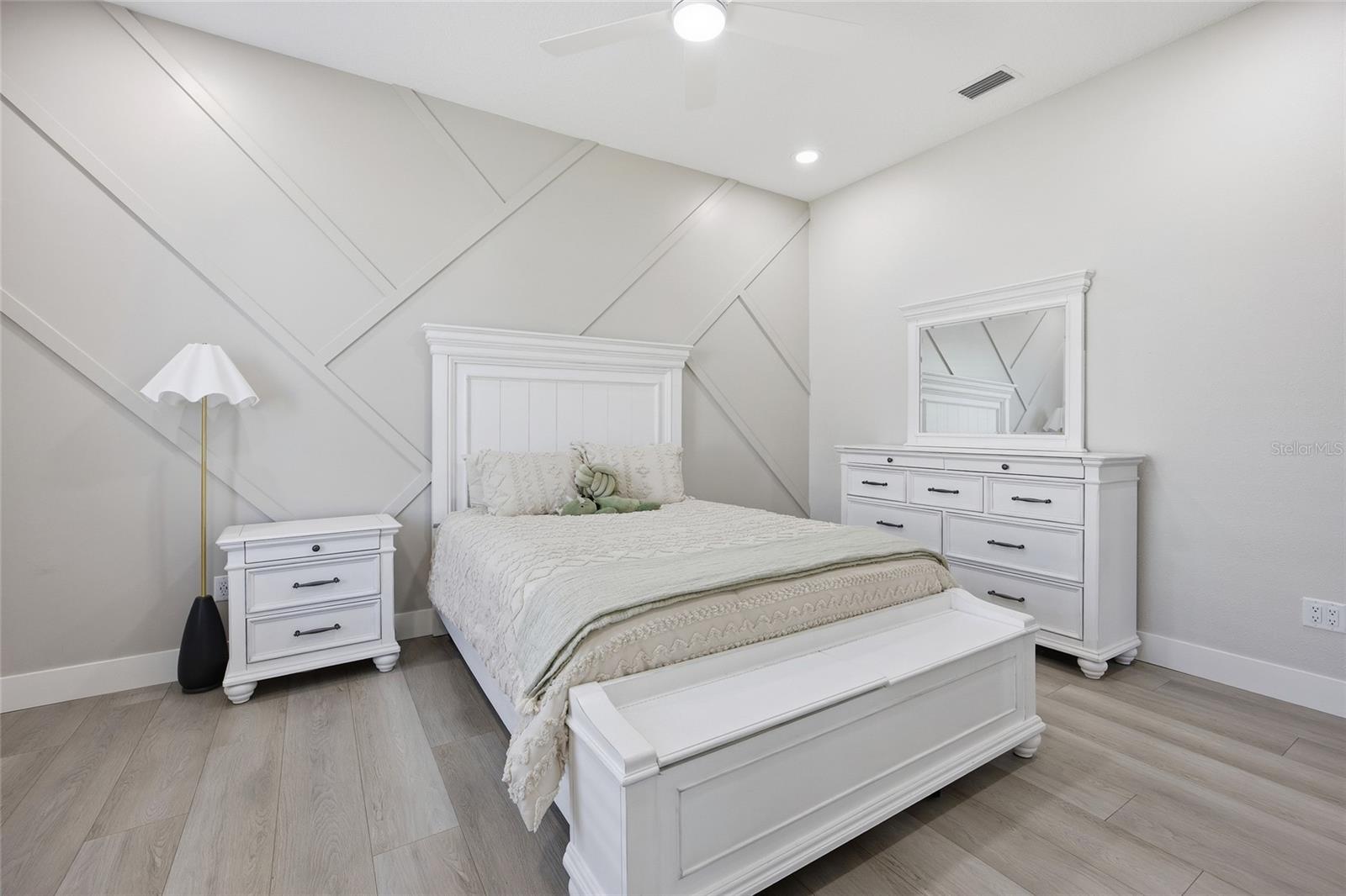 Image 35 of 54 For 9665 61st Terrace