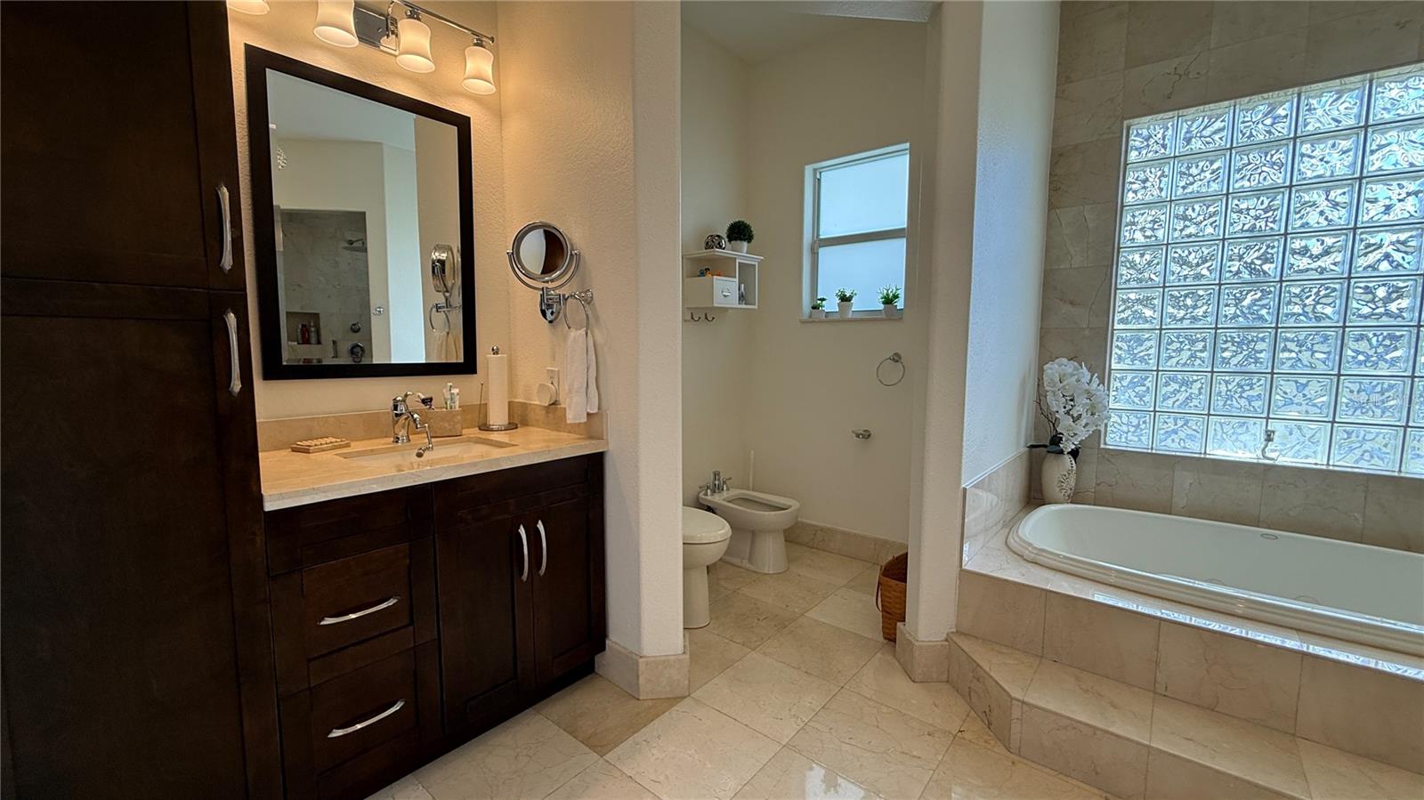 Image 19 of 26 For 4810 198 Terrace