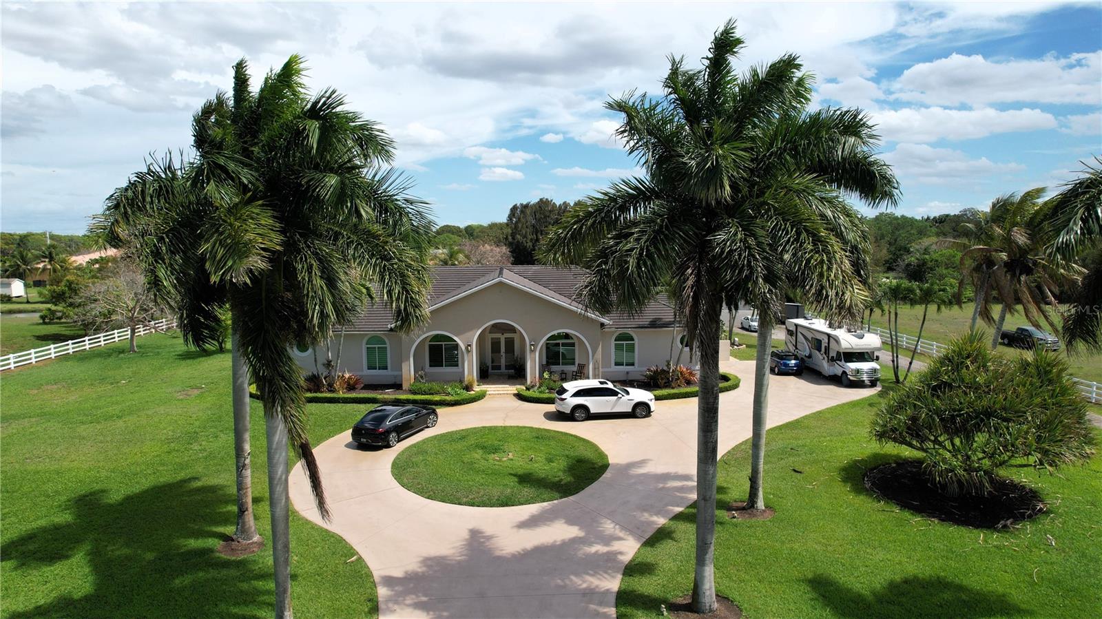 Image 2 of 26 For 4810 198 Terrace