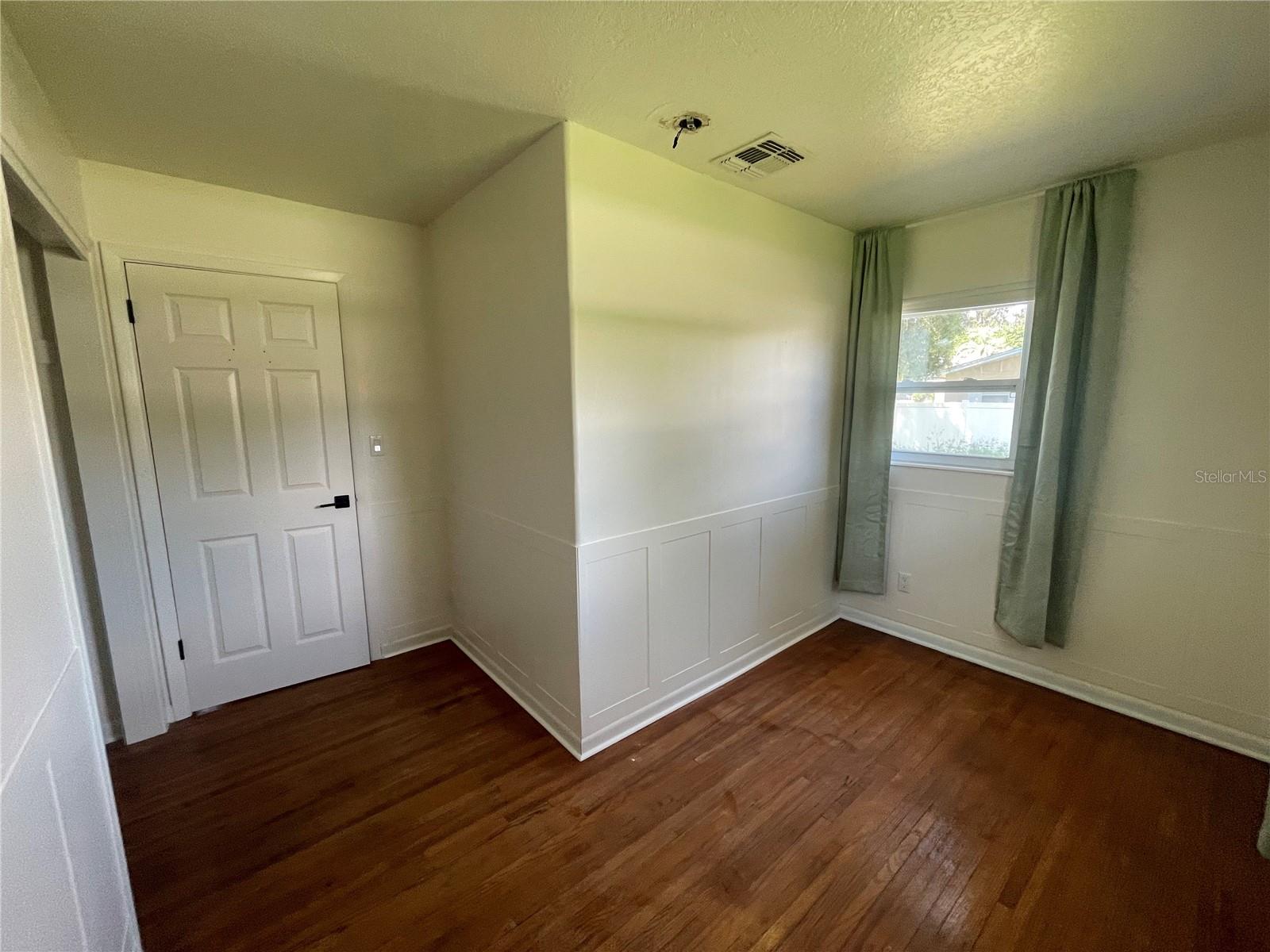 Image 4 of 15 For 4704 20th Avenue