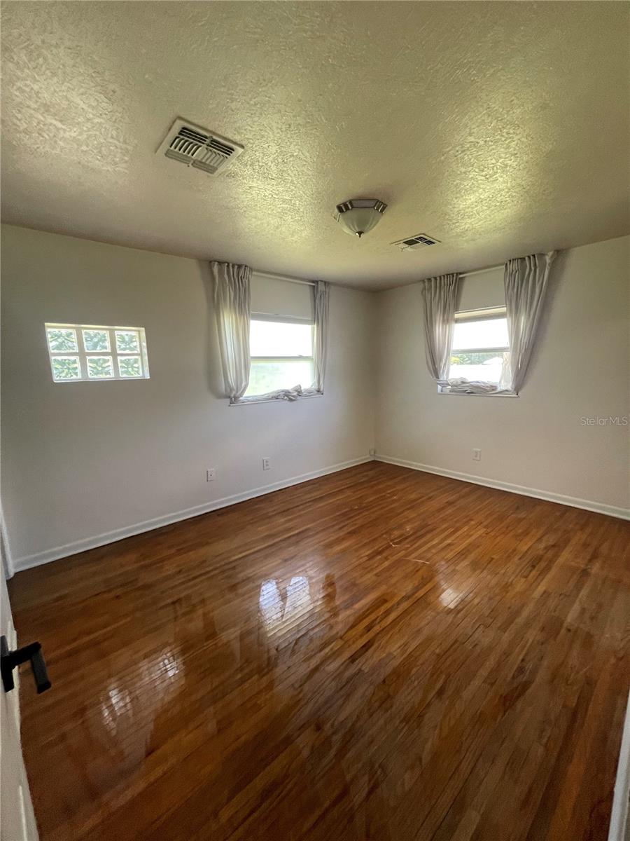 Image 7 of 15 For 4704 20th Avenue