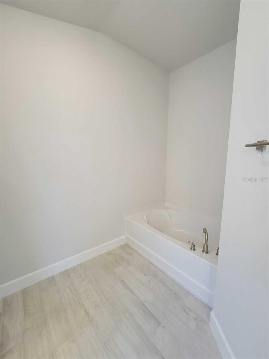 Image 21 of 42 For 4465 91st Lane Road