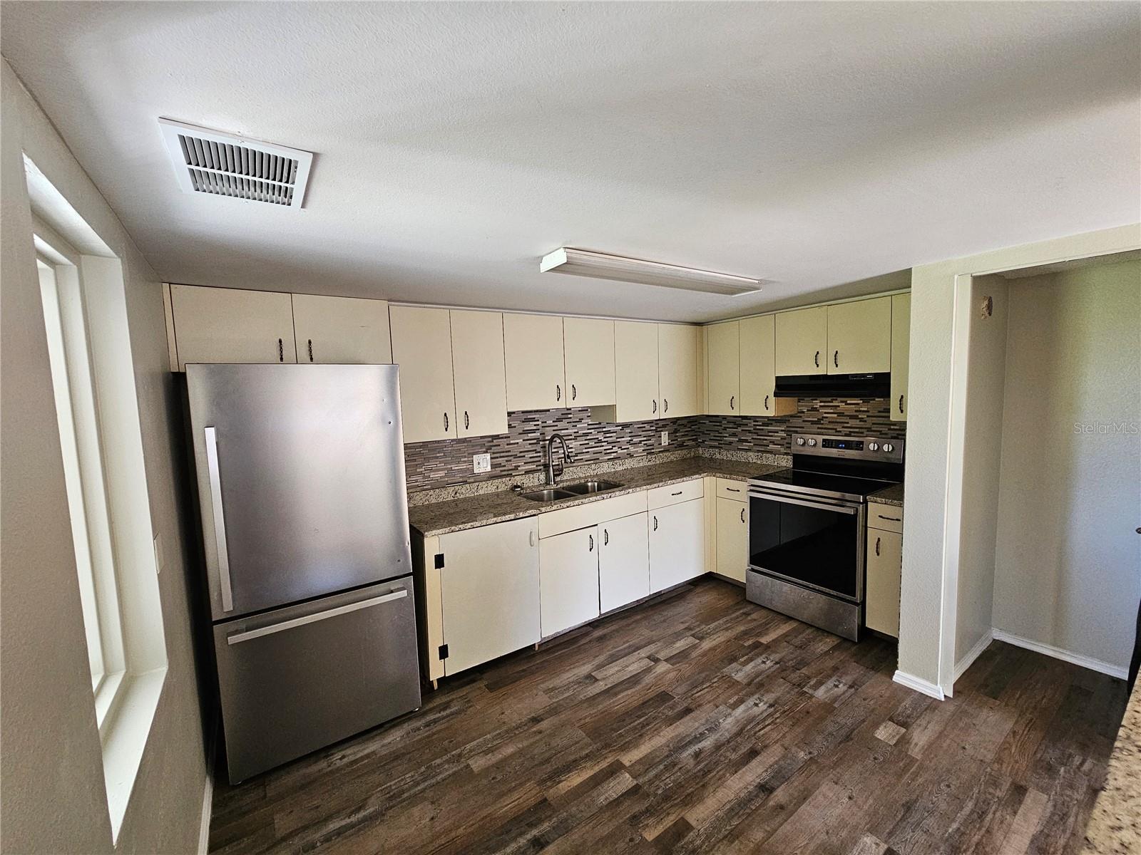 Image 5 of 28 For 8142 Fairways Circle S204