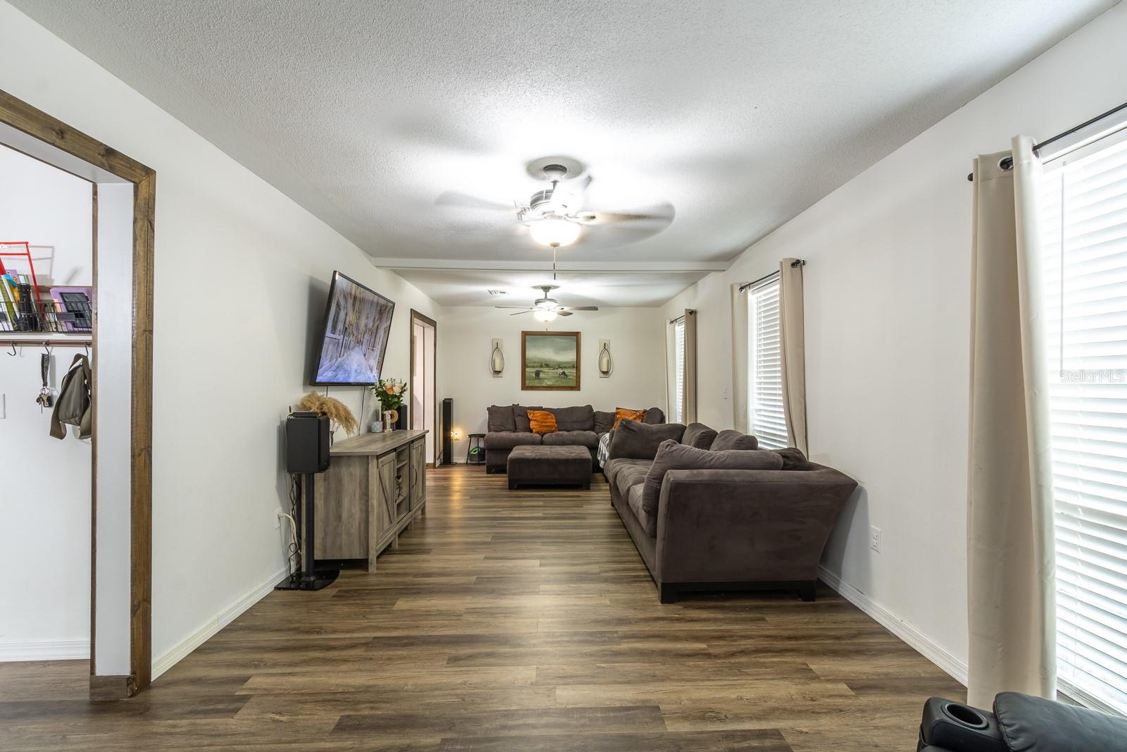 Image 4 of 21 For 14215 142nd Place