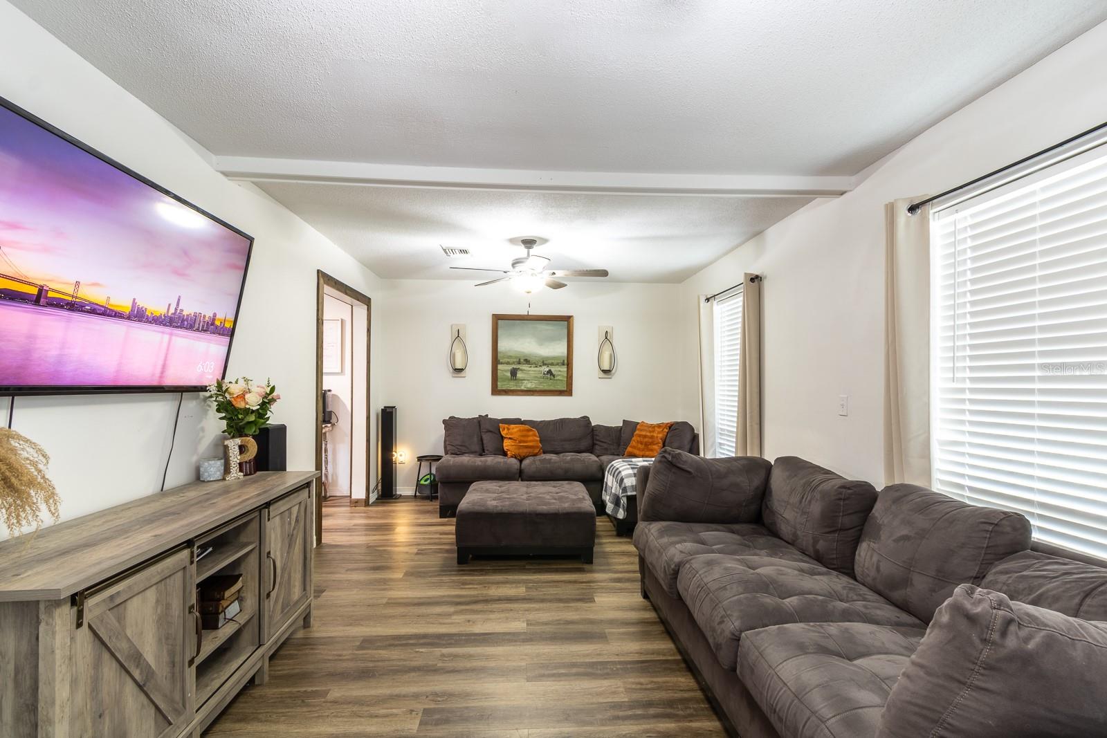 Image 5 of 21 For 14215 142nd Place