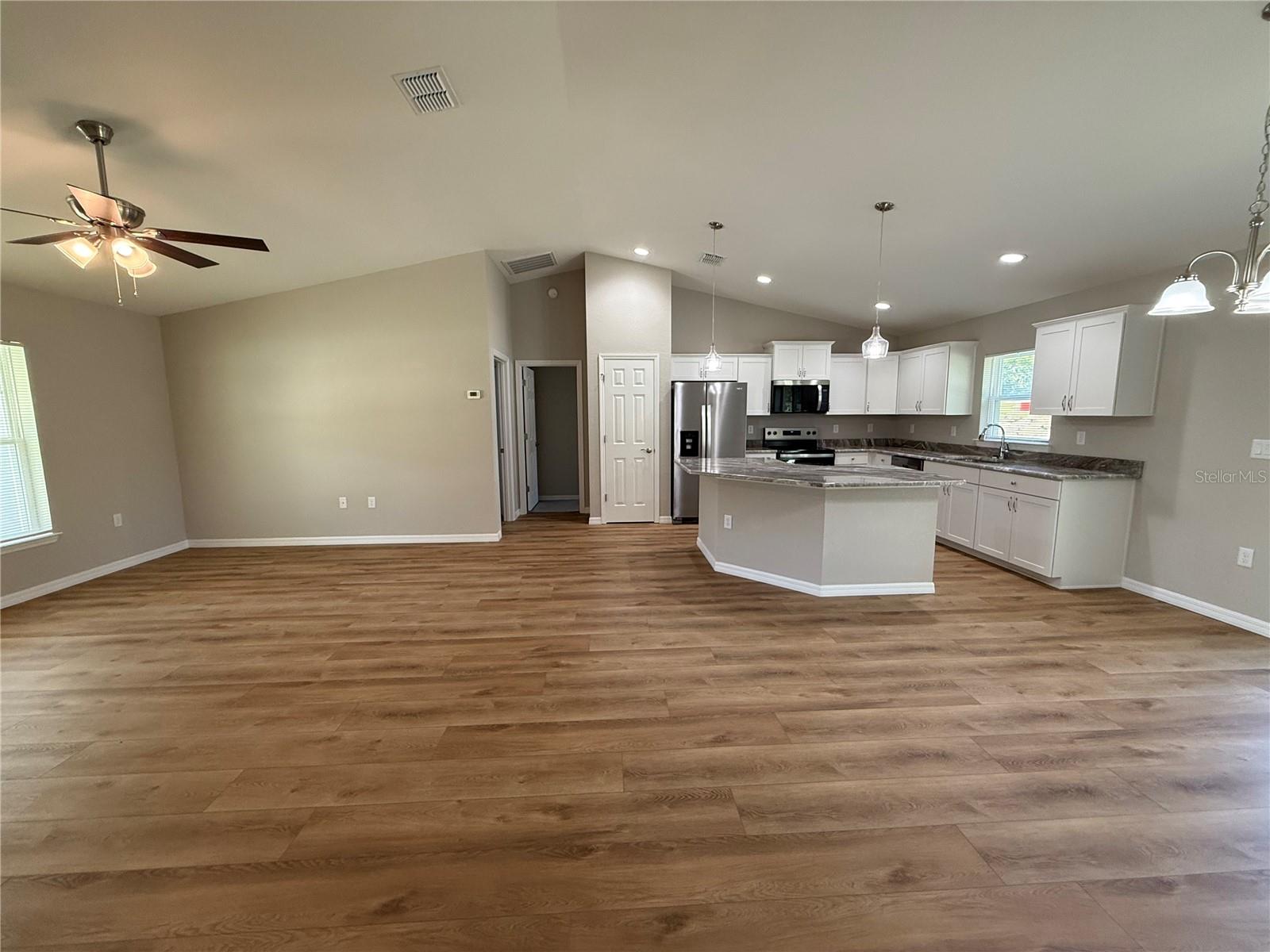 Image 4 of 28 For 10426 133rd Avenue