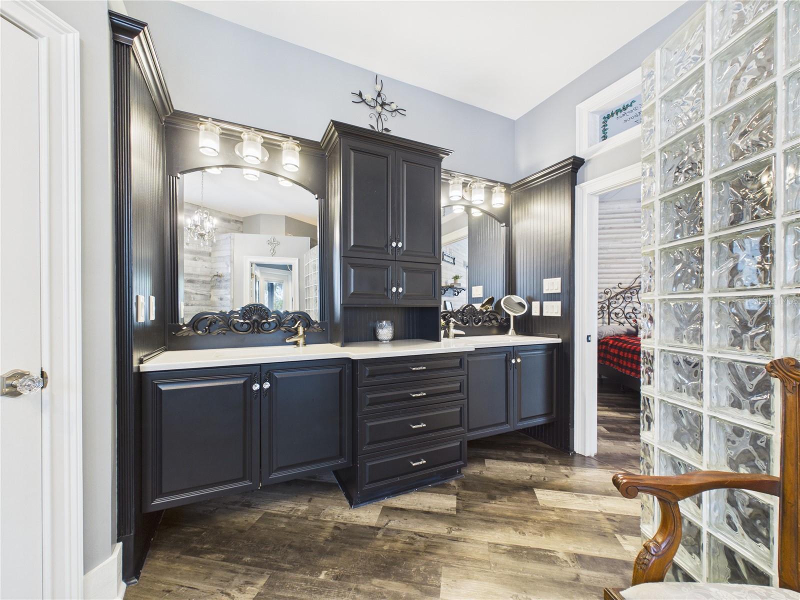 Image 21 of 48 For 2215 80th Street