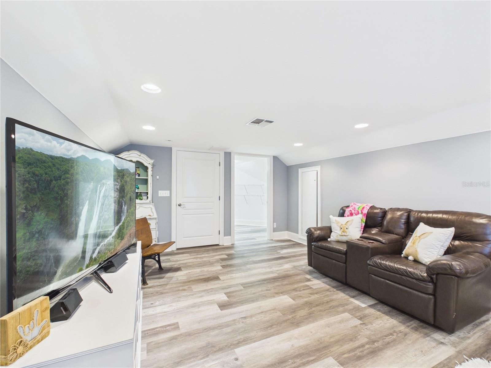 Image 36 of 48 For 2215 80th Street