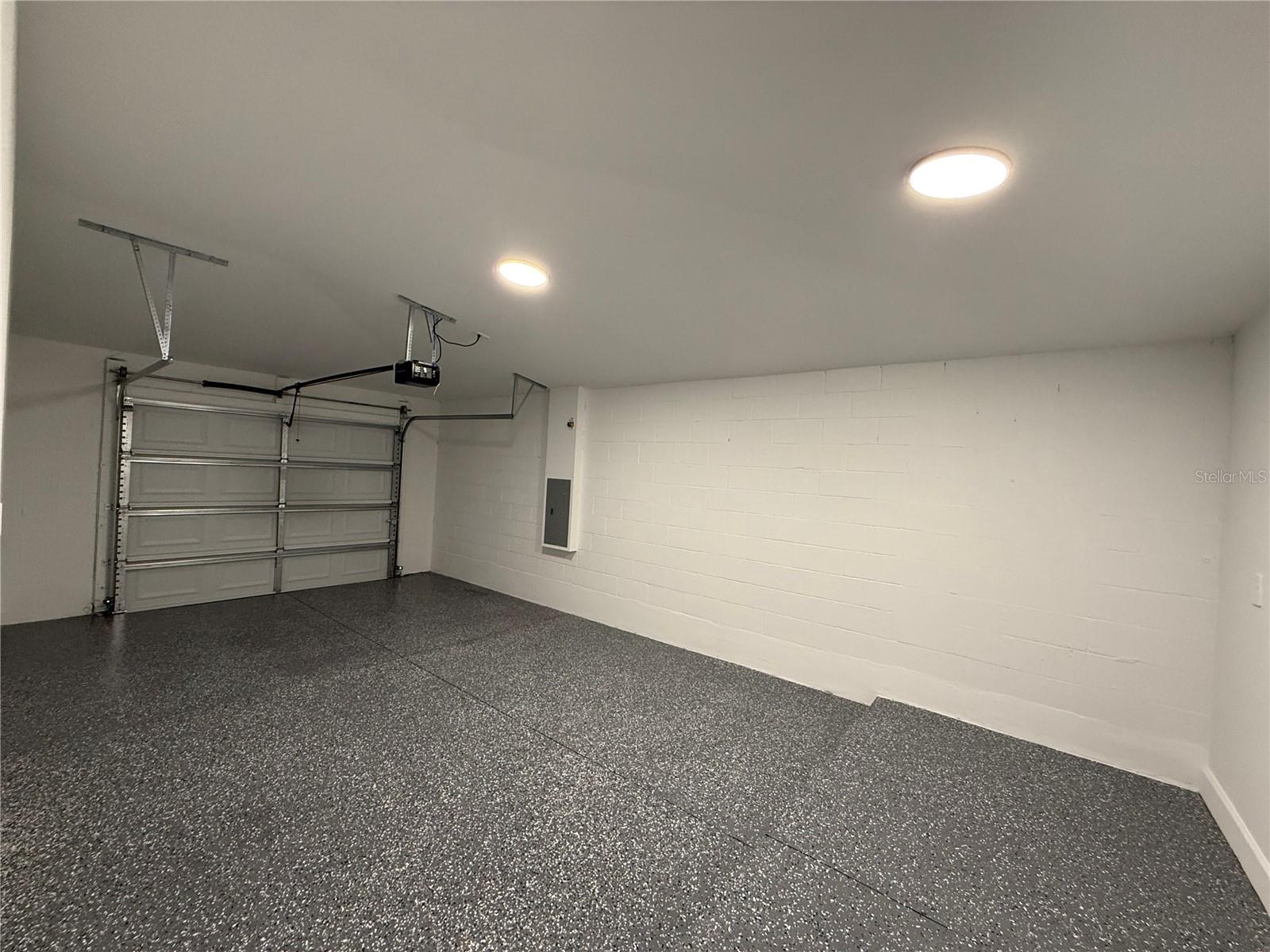 Image 12 of 12 For 14 Locust Radial Circle