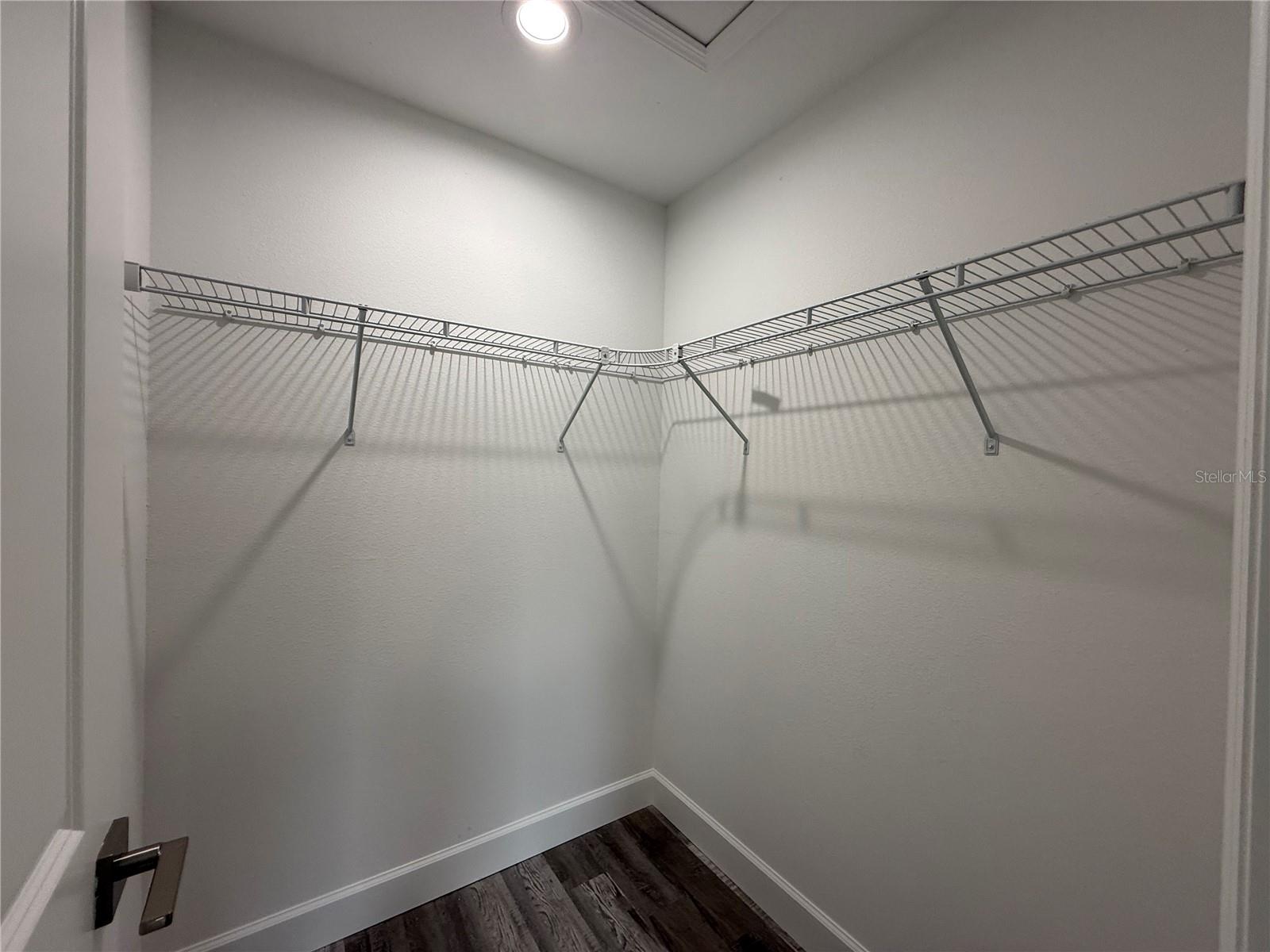 Image 8 of 12 For 14 Locust Radial Circle