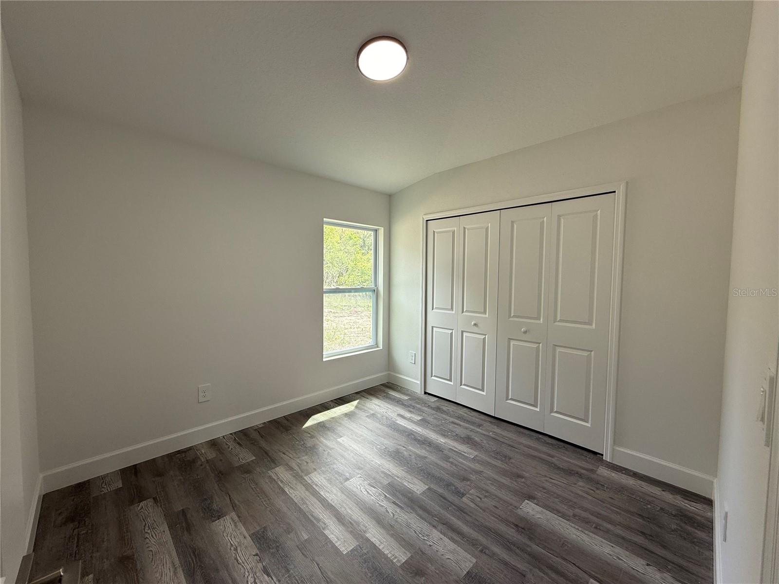 Image 9 of 12 For 14 Locust Radial Circle