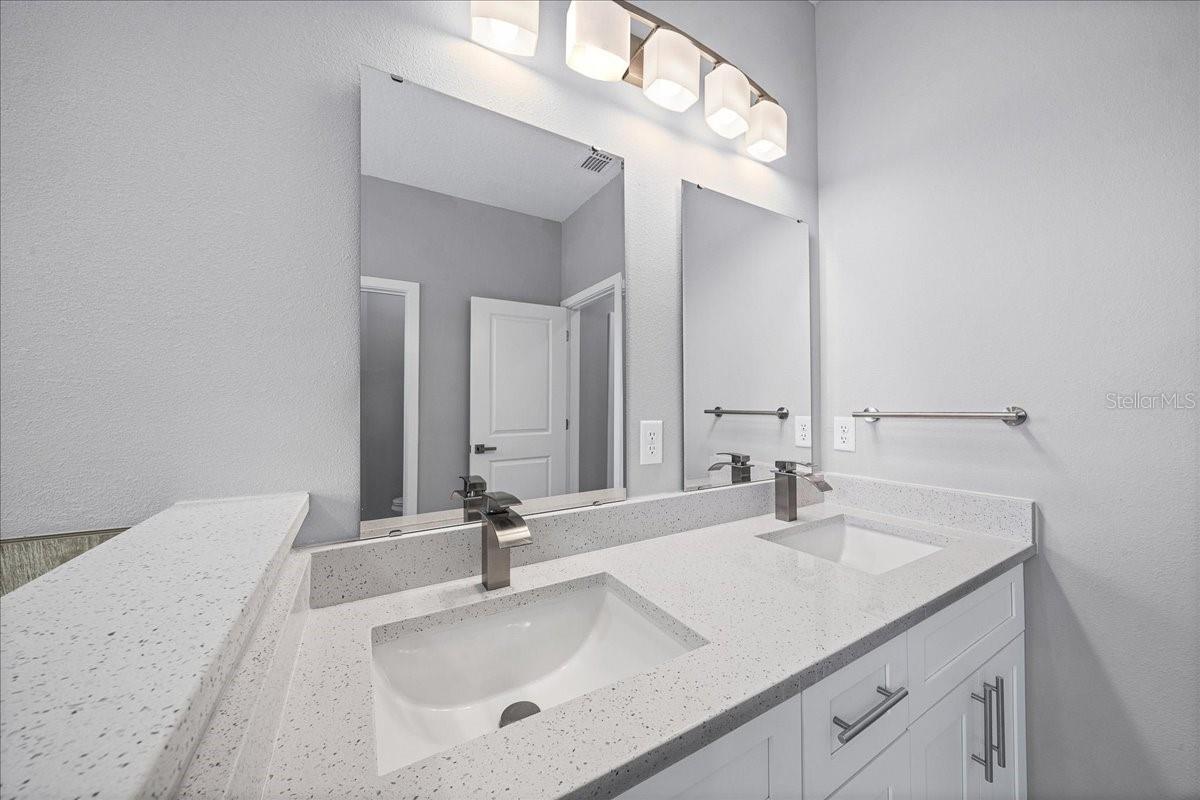 Image 21 of 52 For 2761 173rd Street Road