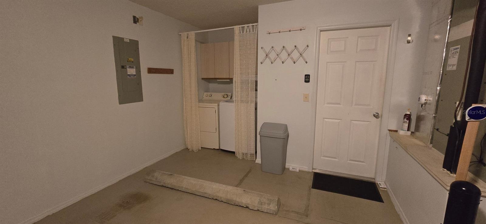 Image 11 of 13 For 2419 Southern Oak Street