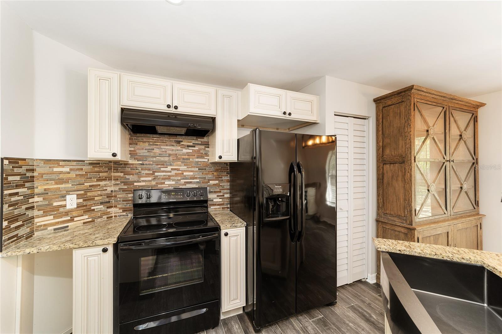 Image 16 of 37 For 13740 49th Place