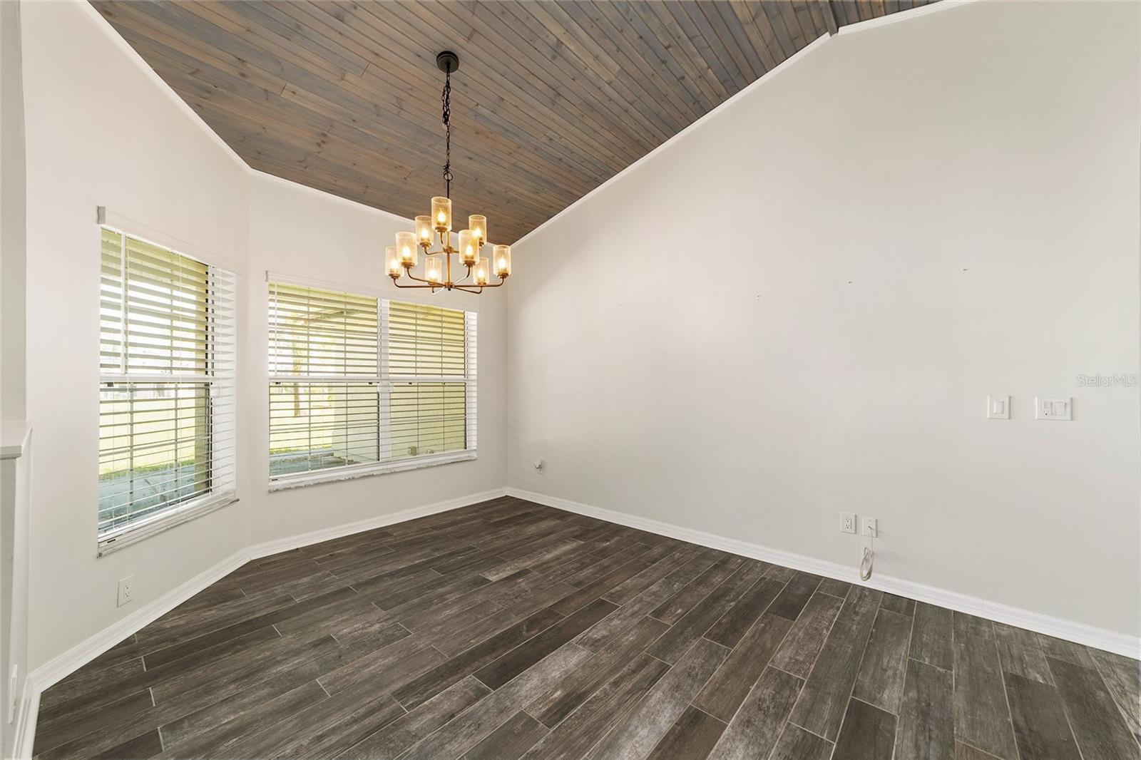 Image 9 of 37 For 13740 49th Place