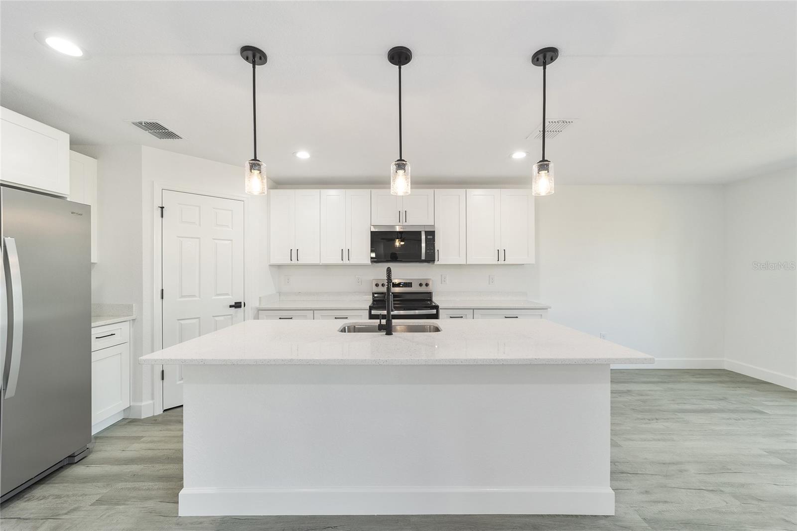 Image 11 of 38 For 154 Juniper Run