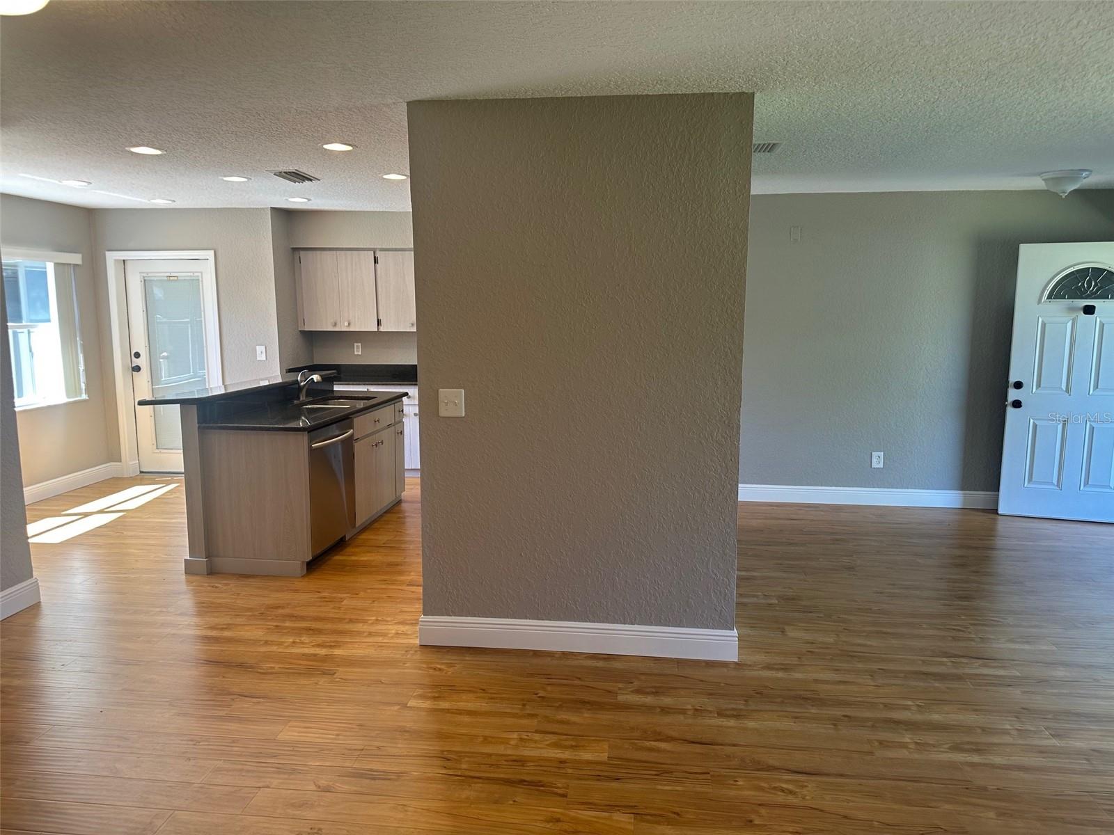 Image 6 of 51 For 1774 Water Lily Drive