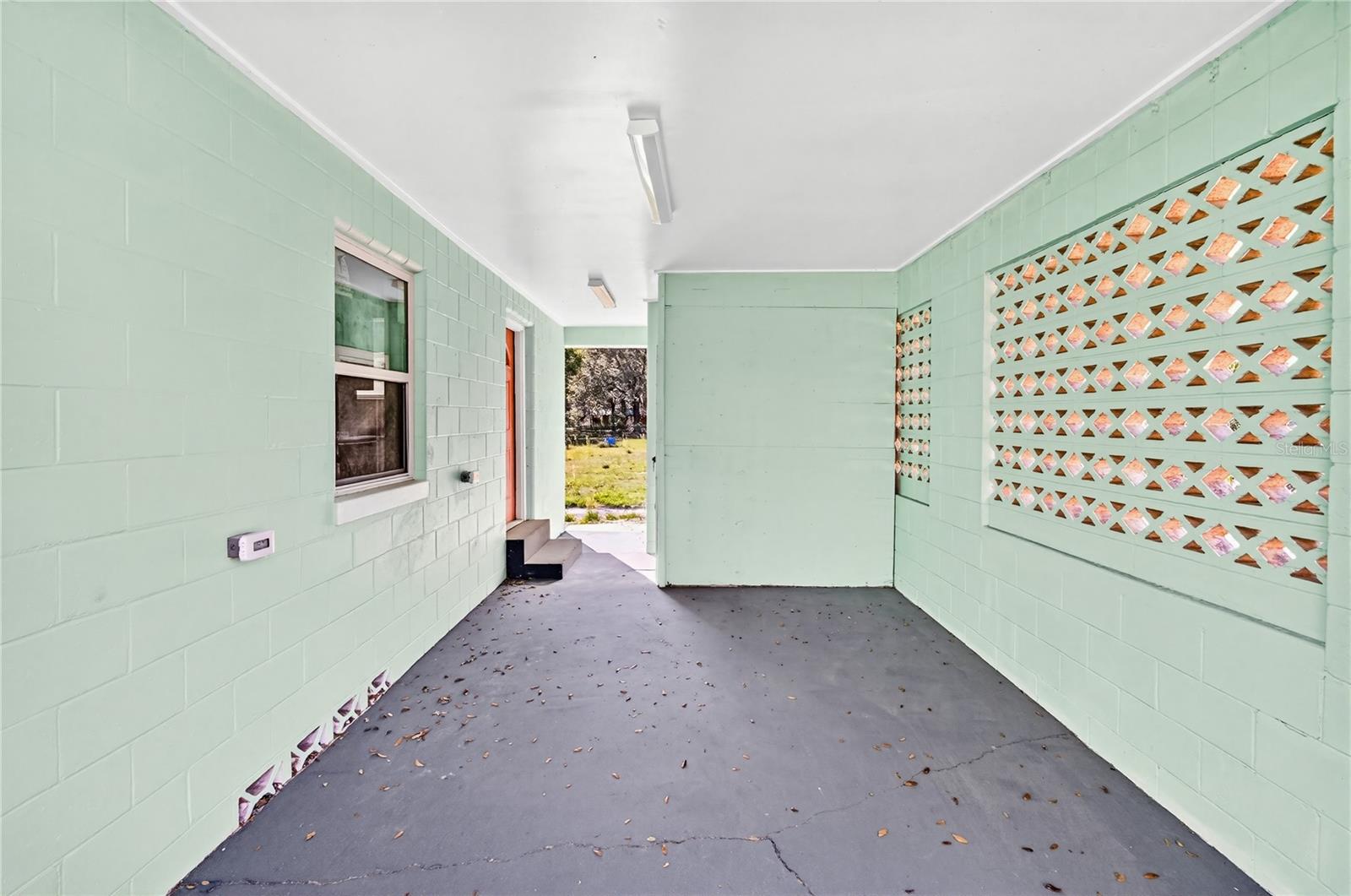 Image 9 of 26 For 2220 1st Avenue