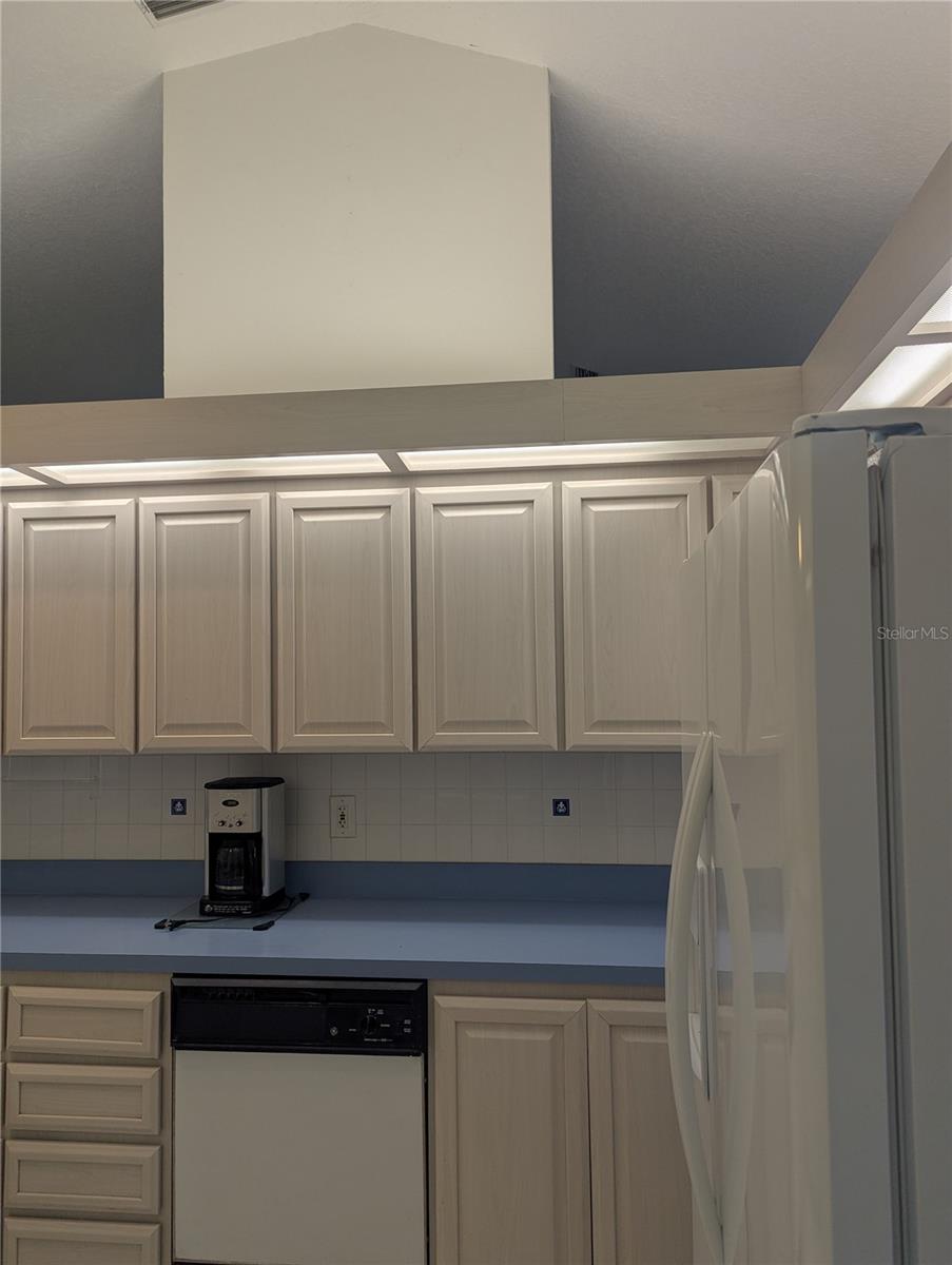 Image 13 of 67 For 10816 83rd Avenue