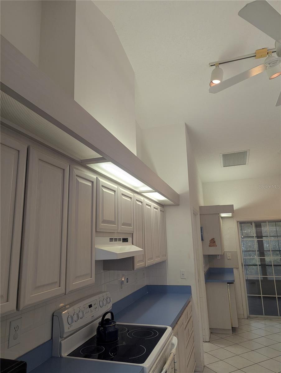 Image 15 of 67 For 10816 83rd Avenue