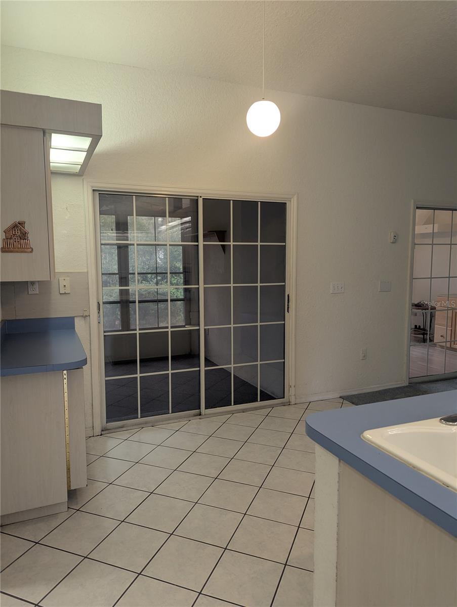 Image 22 of 67 For 10816 83rd Avenue