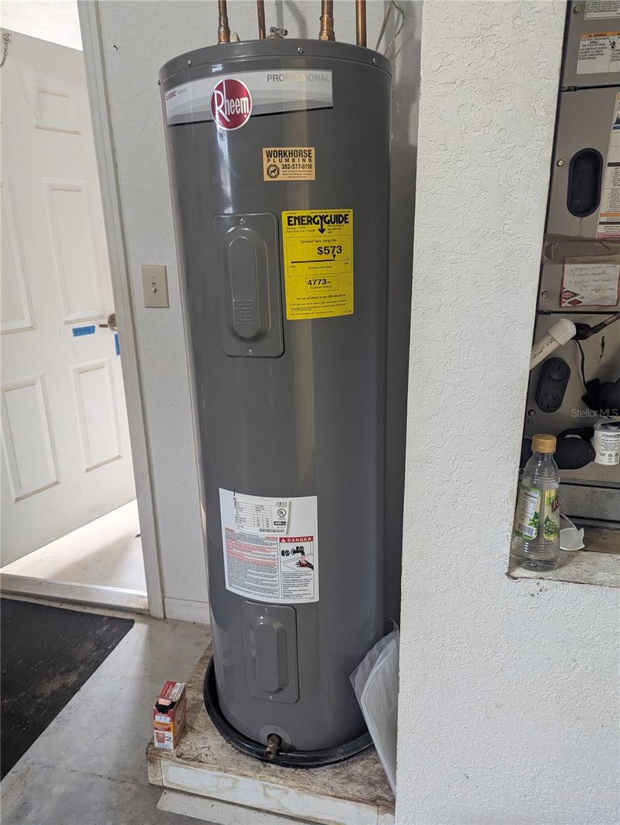 Image 38 of 67 For 10816 83rd Avenue