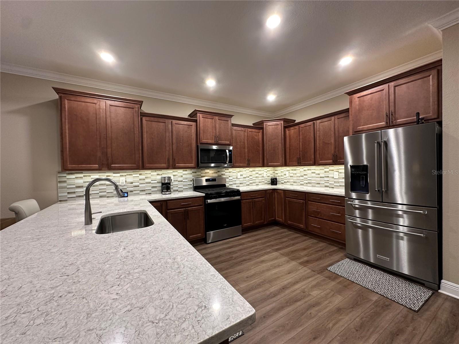 Image 4 of 96 For 8954 75th Loop