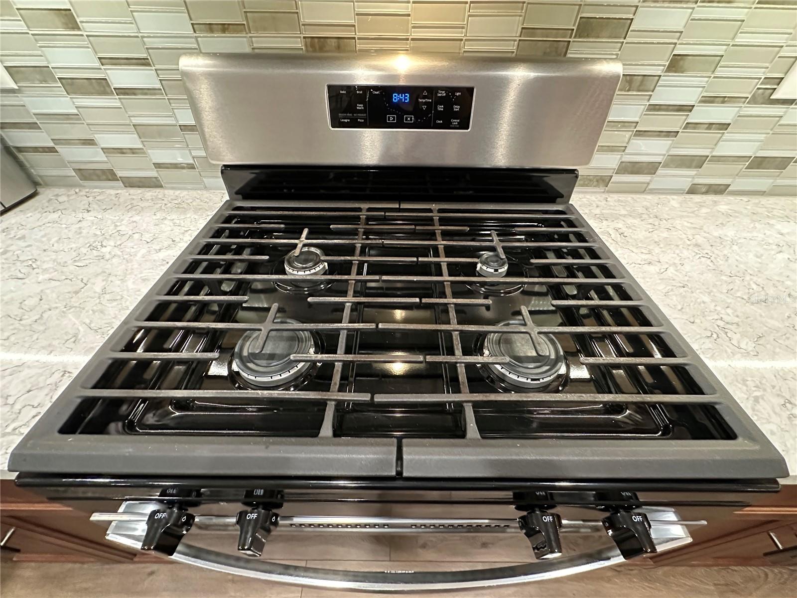 Image 6 of 96 For 8954 75th Loop