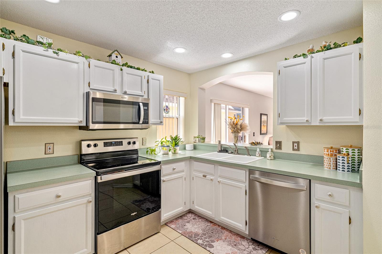 Image 10 of 50 For 1104 San Bernardo Road