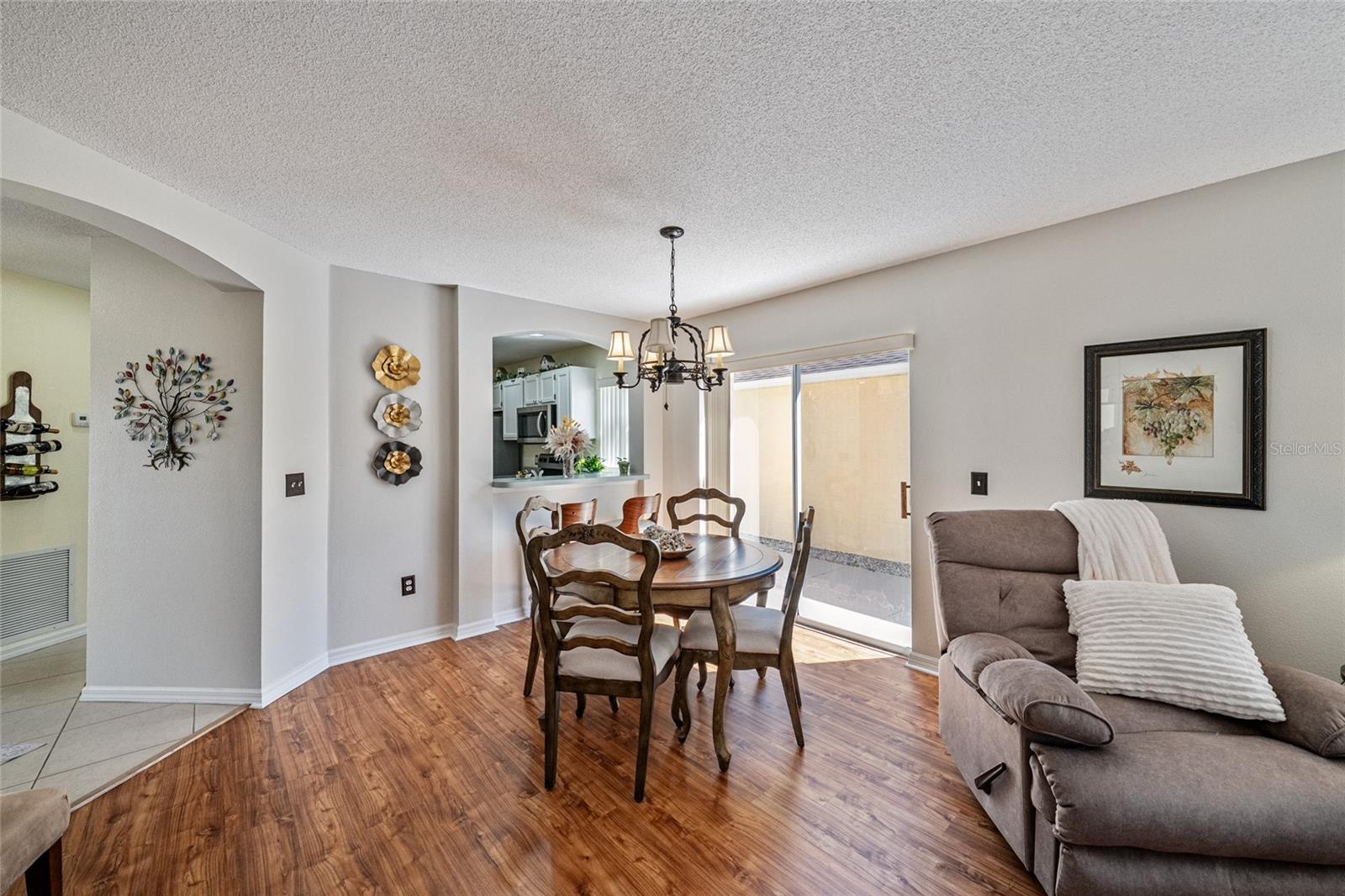 Image 12 of 50 For 1104 San Bernardo Road